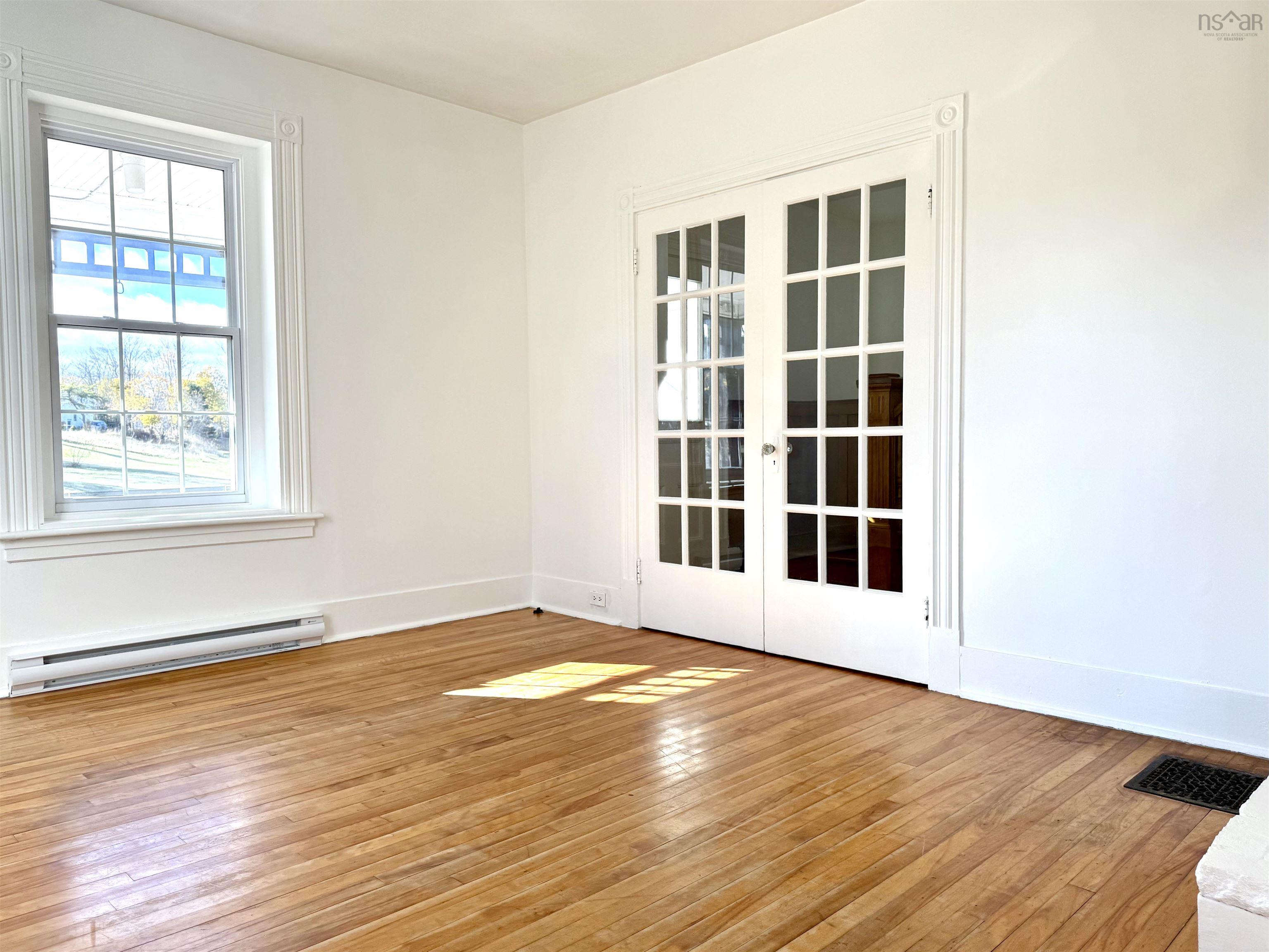 $249,995.00: 190 Church Street, Amherst