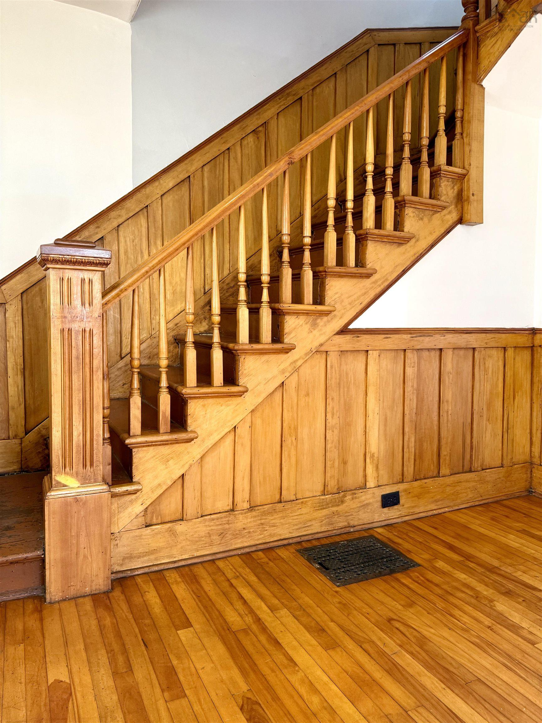 $249,995.00: 190 Church Street, Amherst