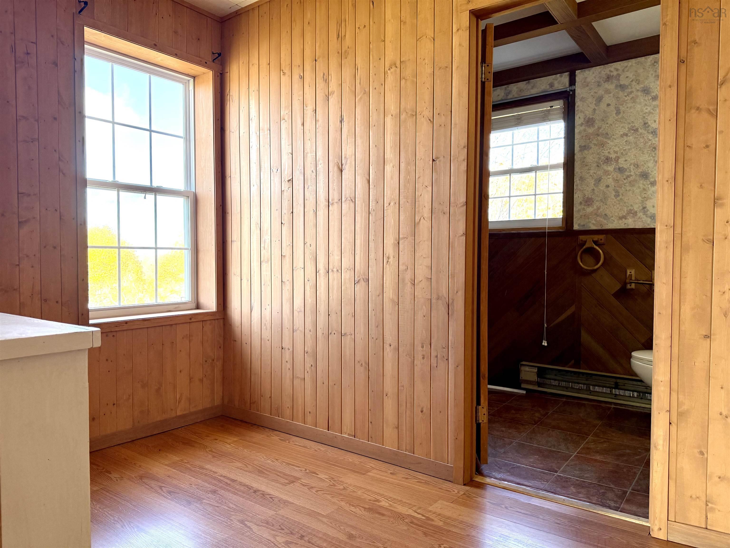 $249,995.00: 190 Church Street, Amherst