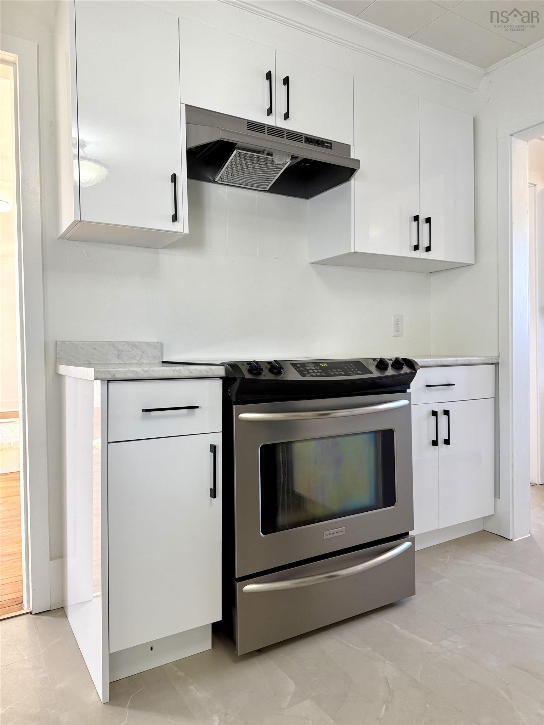 $249,995.00: 190 Church Street, Amherst