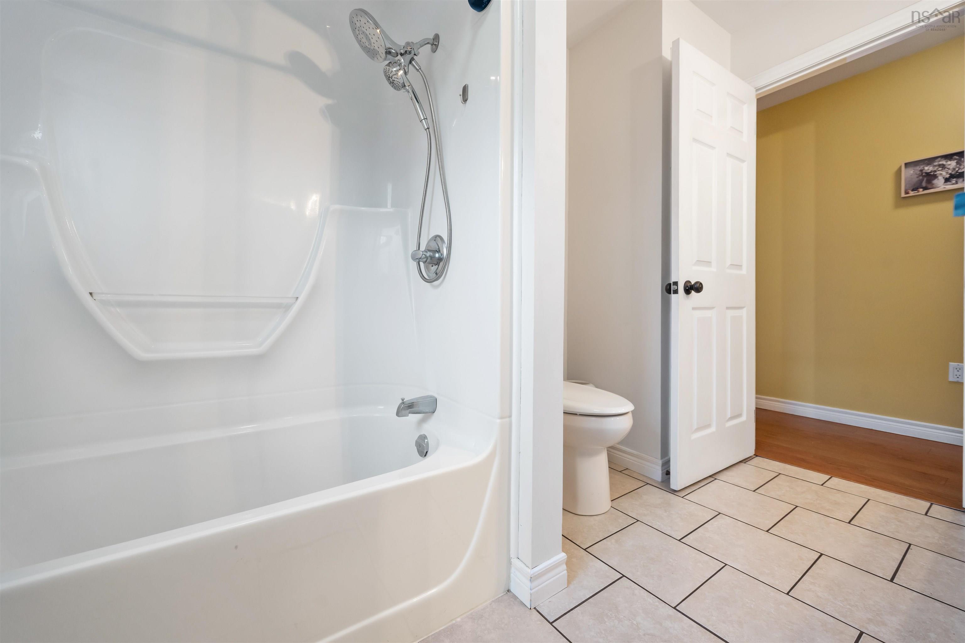 $610,000.00: 11 Downsview Drive, Lower Truro