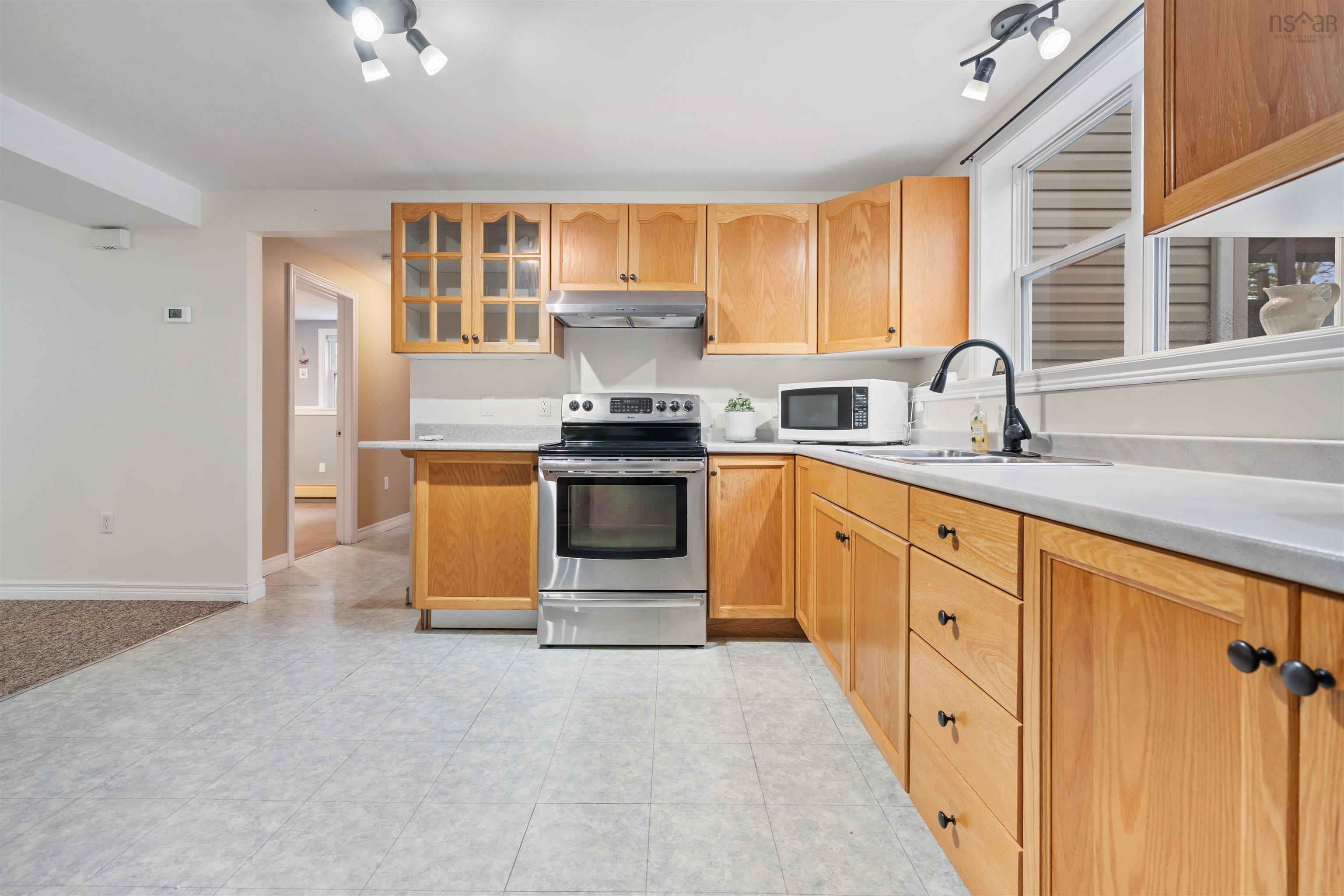 $610,000.00: 11 Downsview Drive, Lower Truro