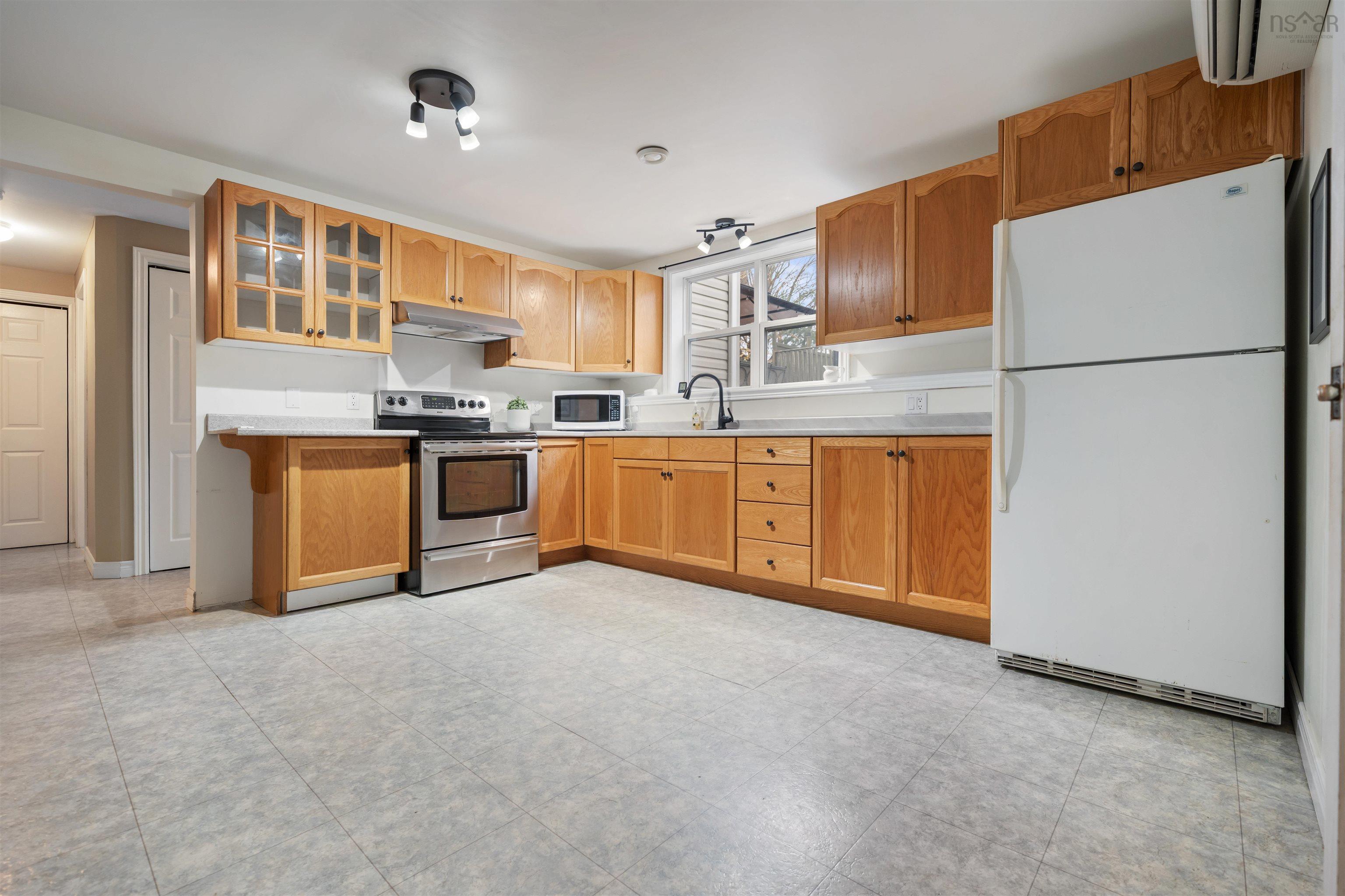 $610,000.00: 11 Downsview Drive, Lower Truro