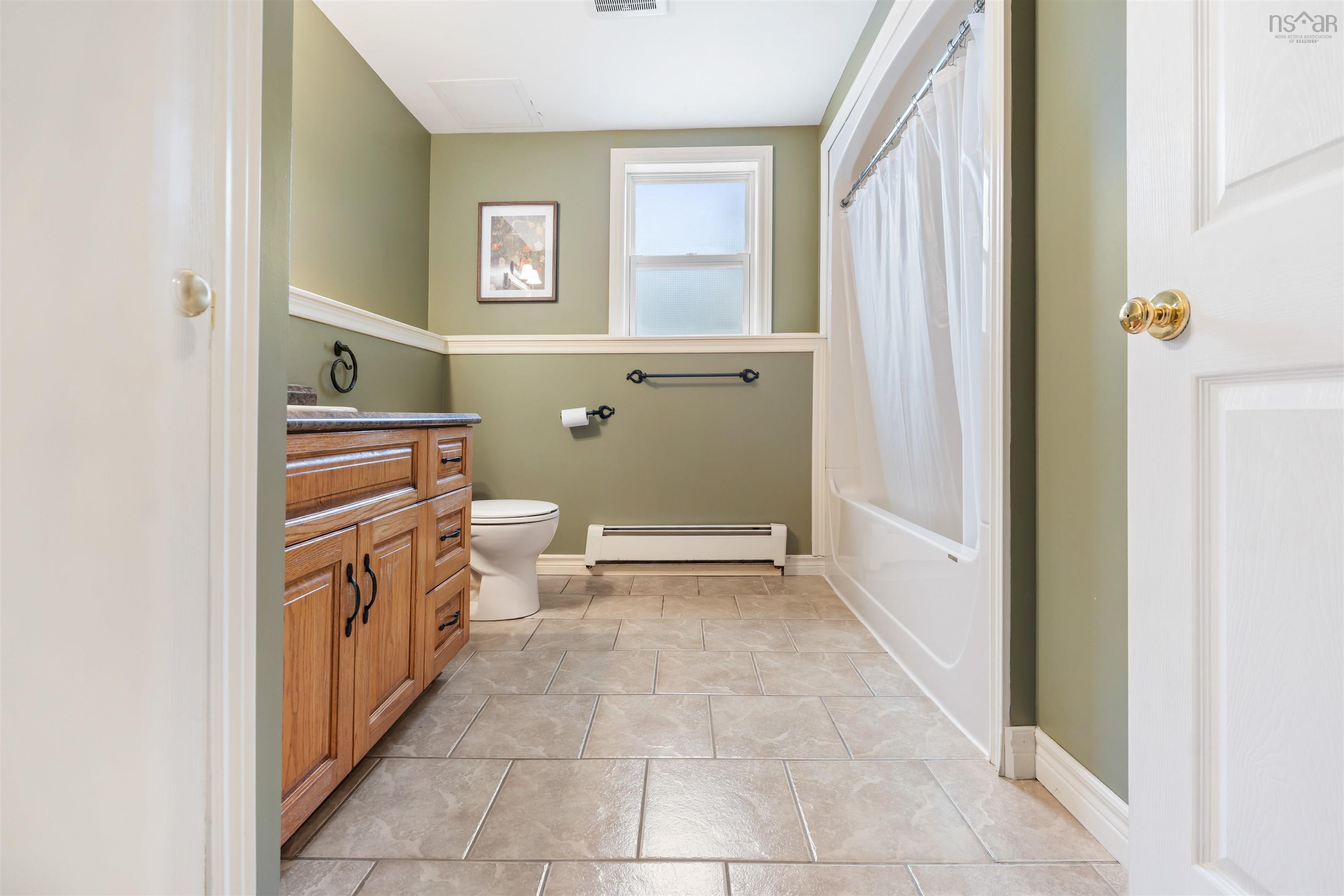 $610,000.00: 11 Downsview Drive, Lower Truro