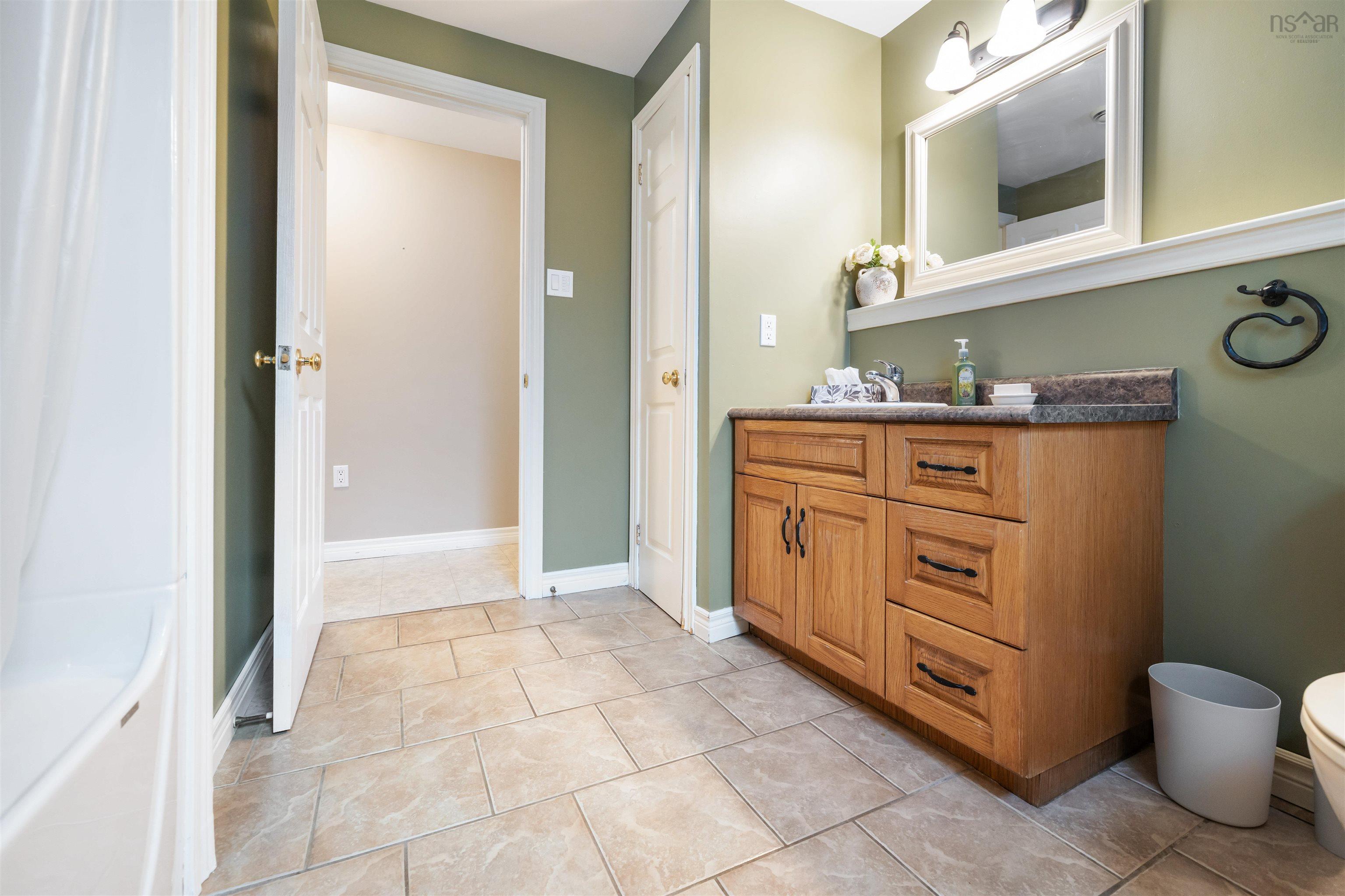 $610,000.00: 11 Downsview Drive, Lower Truro