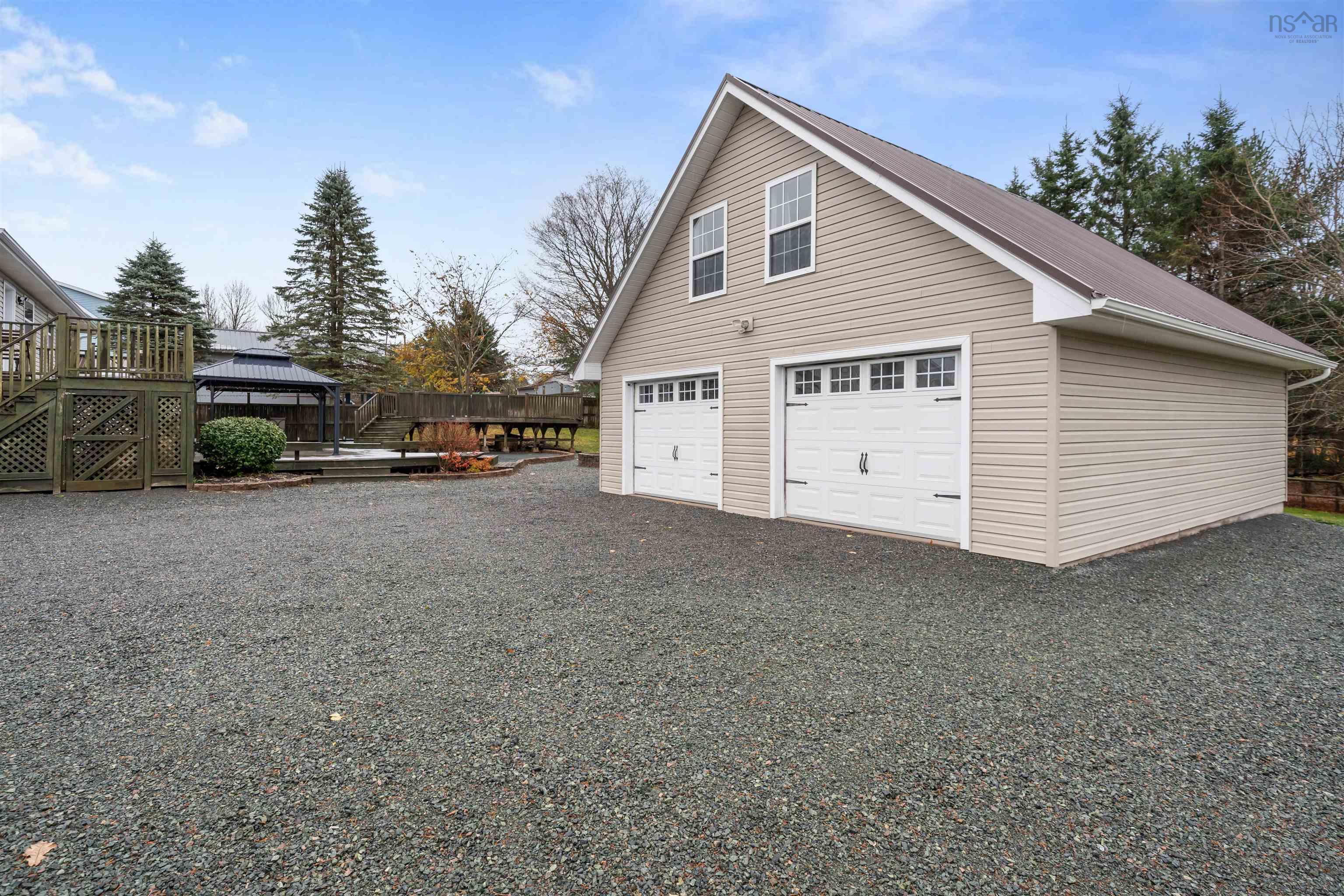 $610,000.00: 11 Downsview Drive, Lower Truro