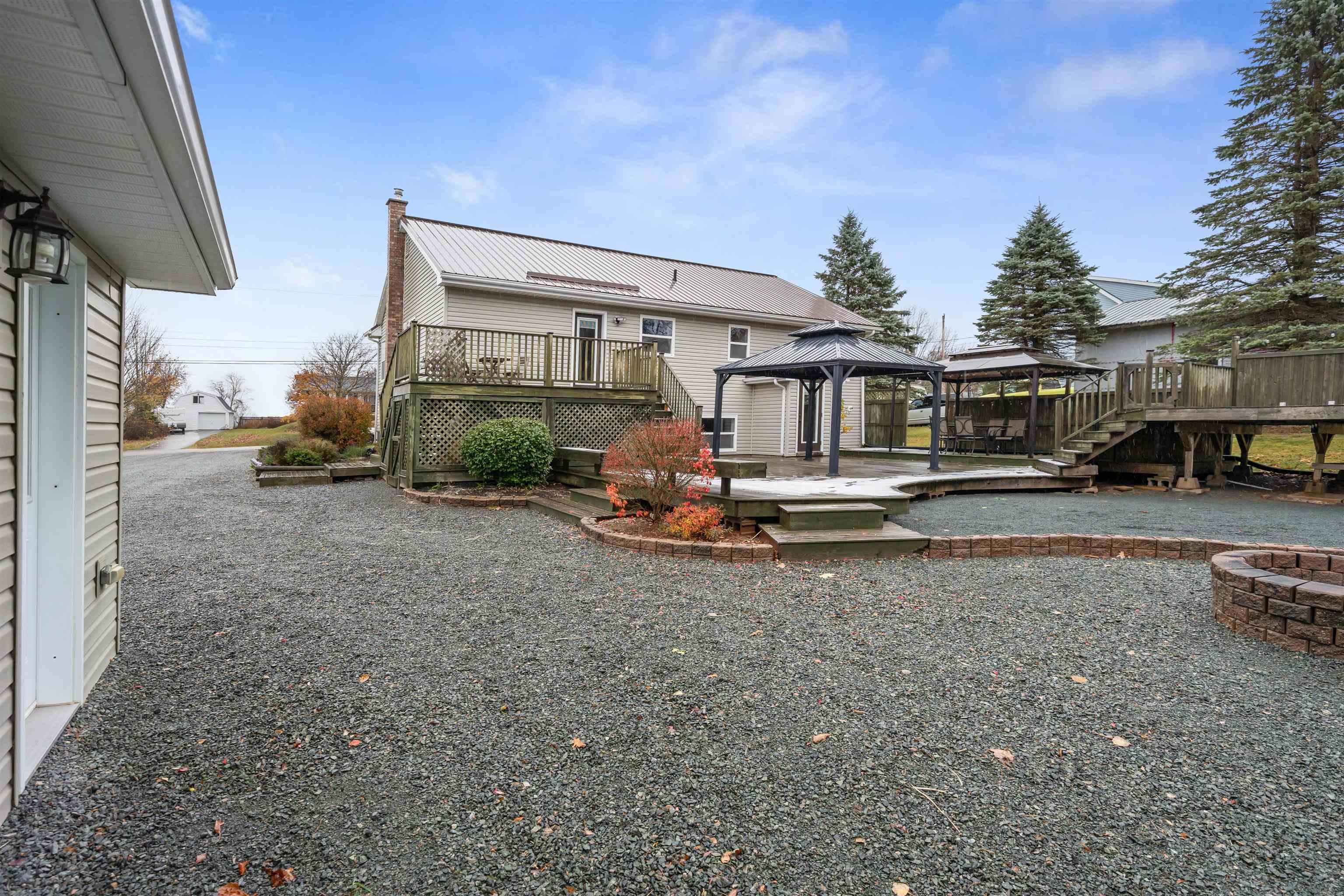 $610,000.00: 11 Downsview Drive, Lower Truro