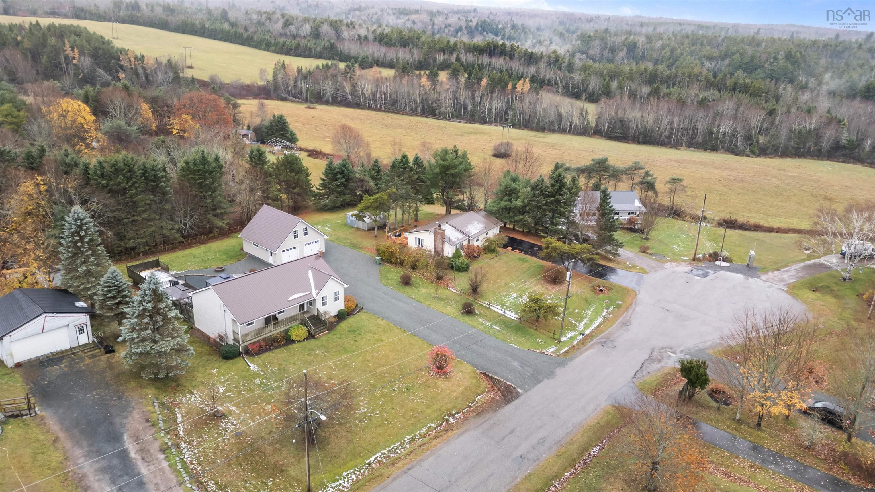 $610,000.00: 11 Downsview Drive, Lower Truro