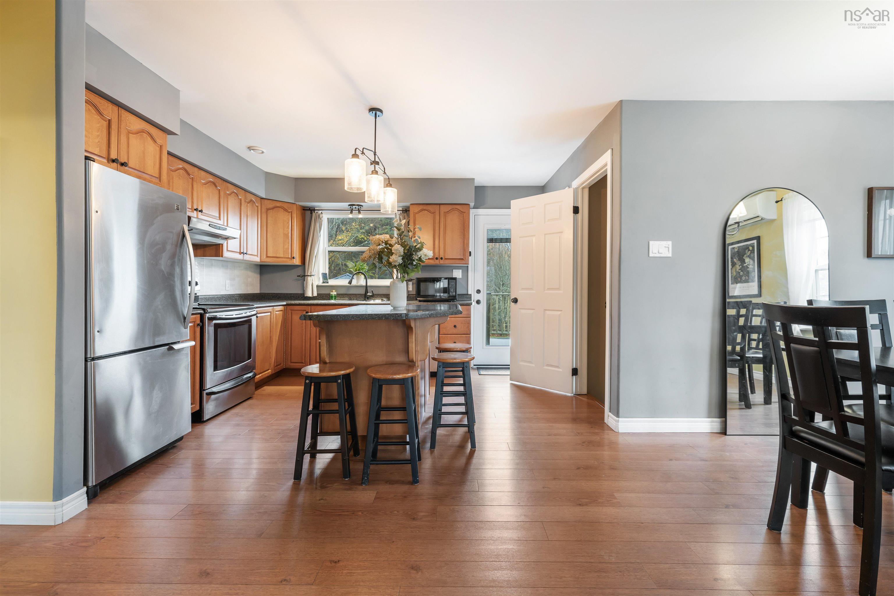 $610,000.00: 11 Downsview Drive, Lower Truro