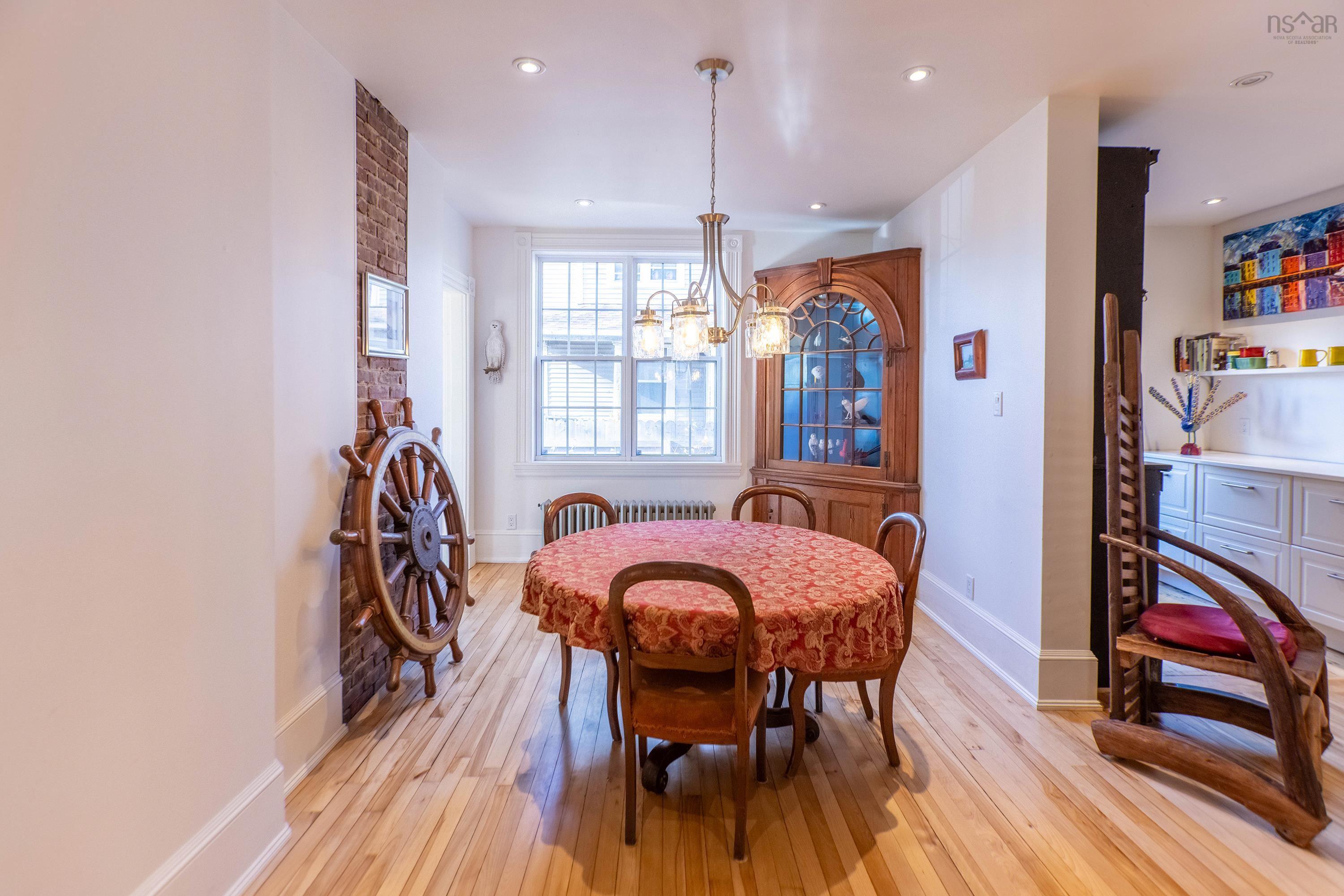 $439,900.00: 124 Church Street, Amherst