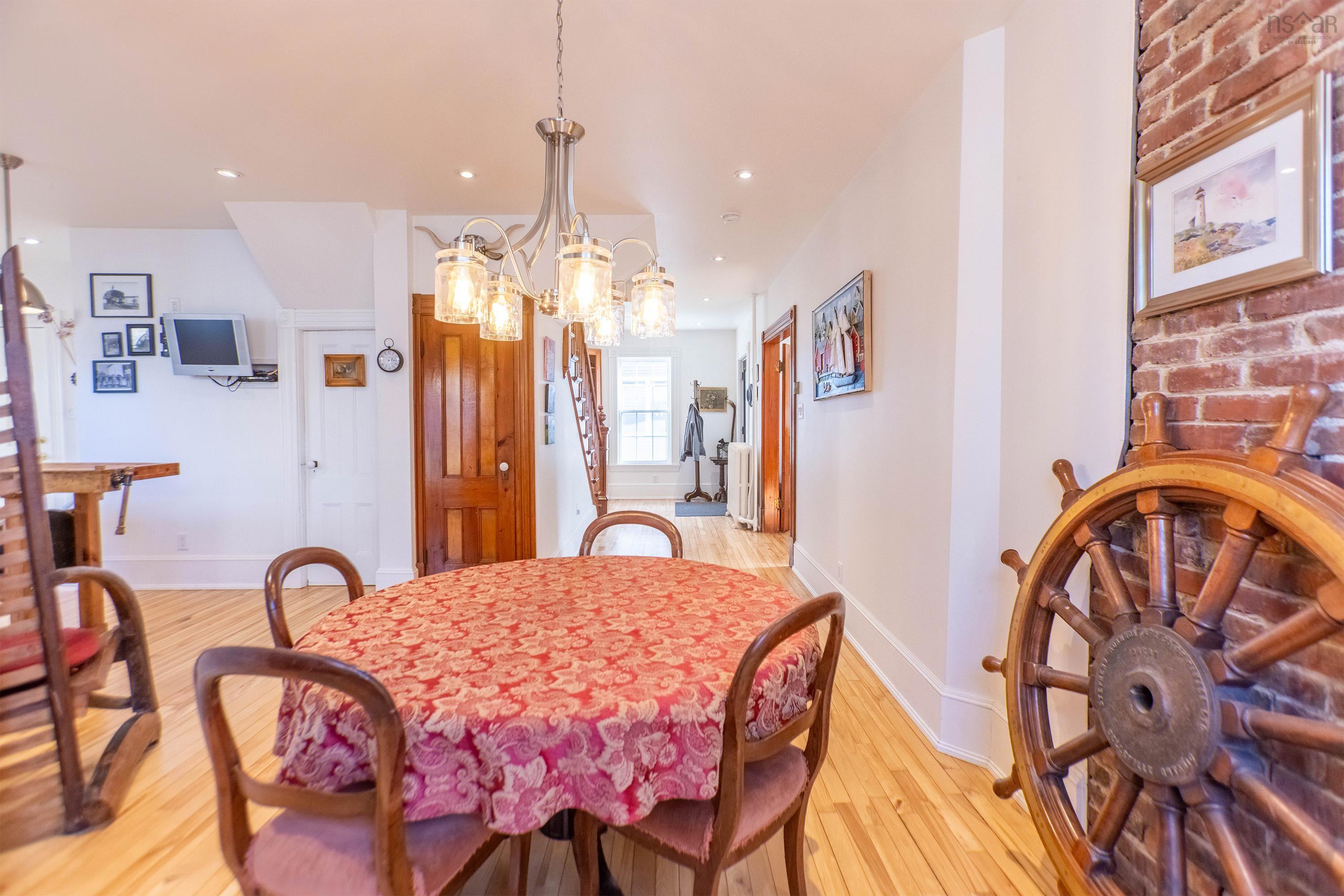 $439,900.00: 124 Church Street, Amherst