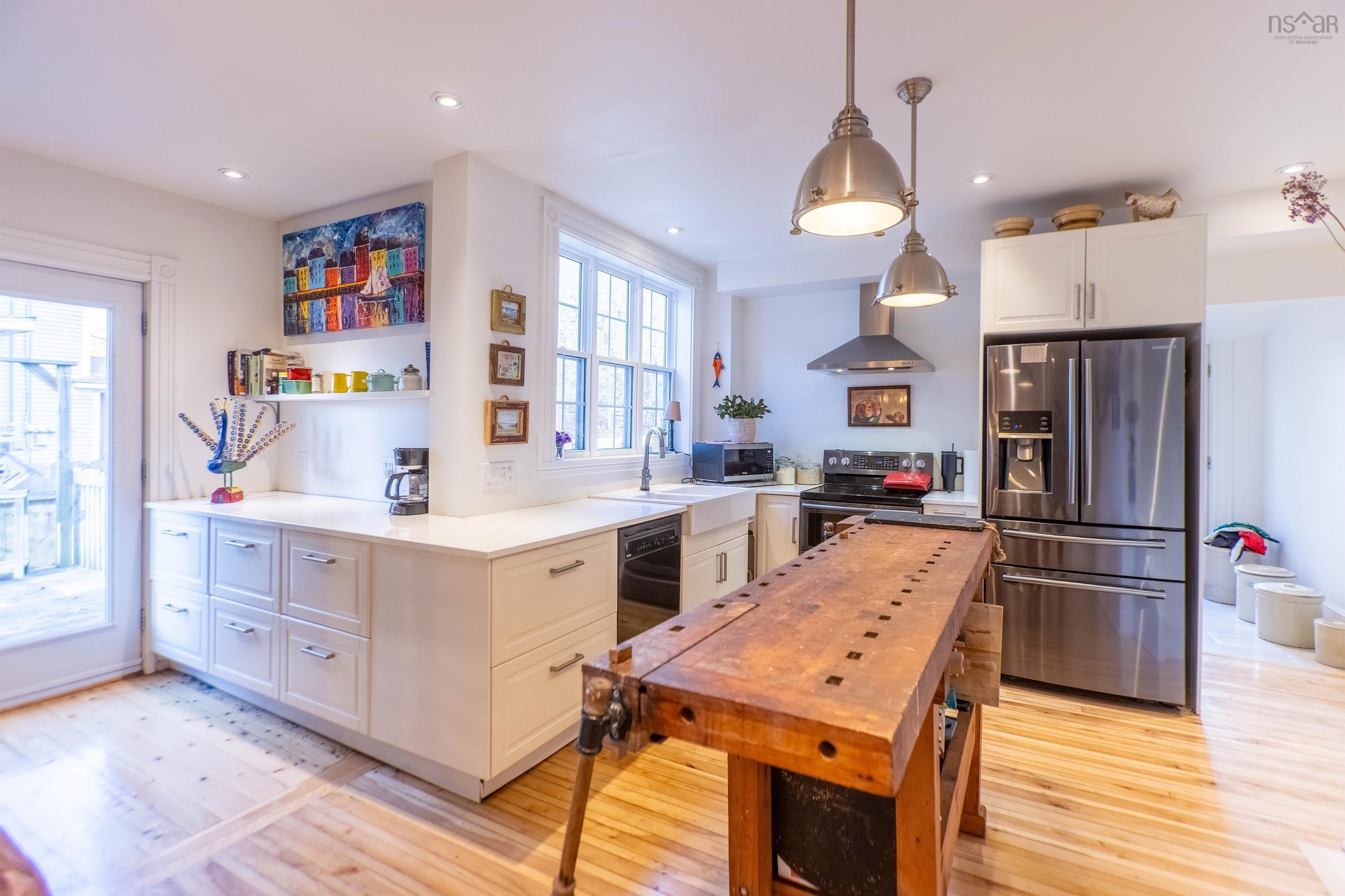 $439,900.00: 124 Church Street, Amherst