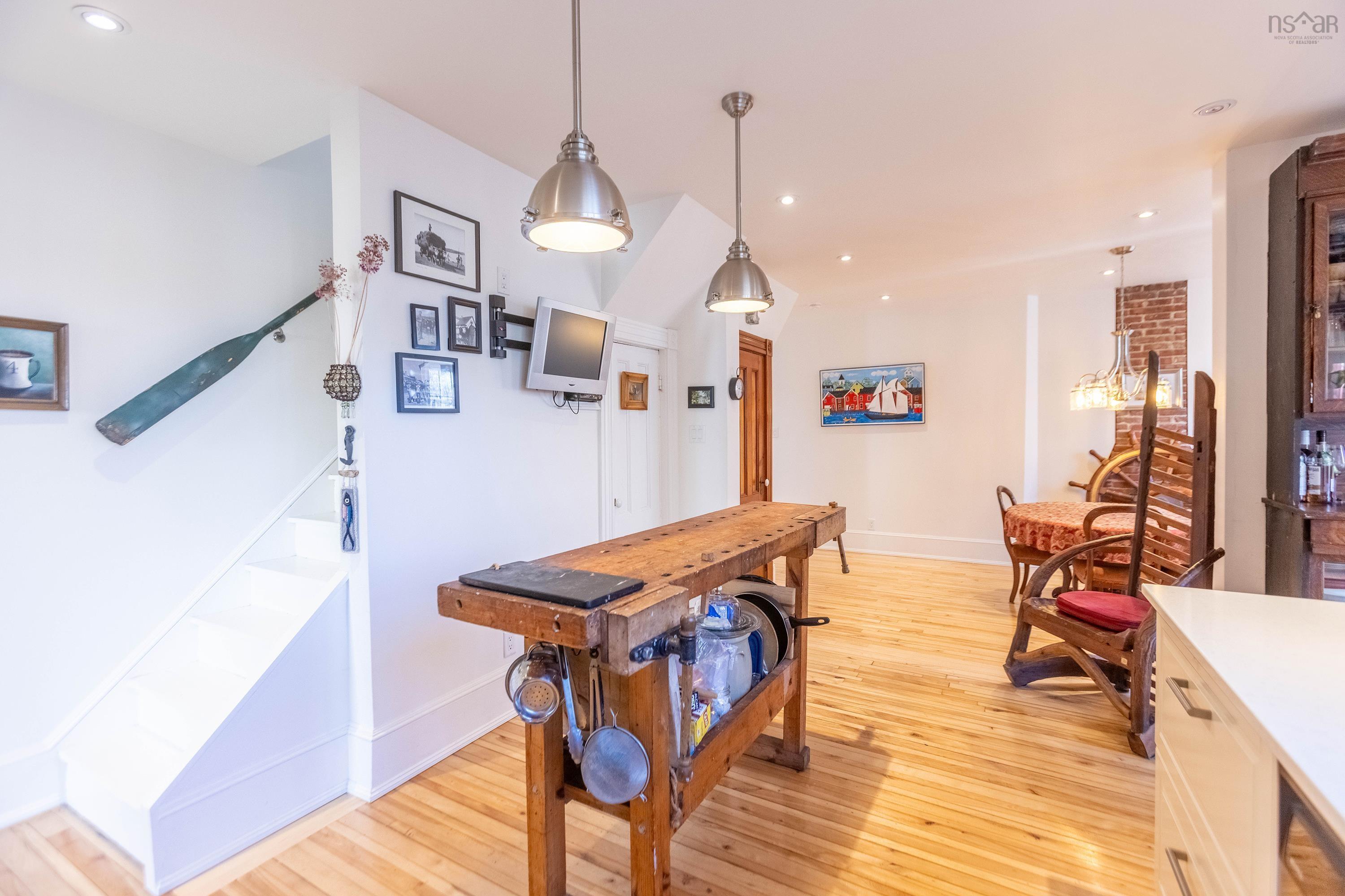 $439,900.00: 124 Church Street, Amherst