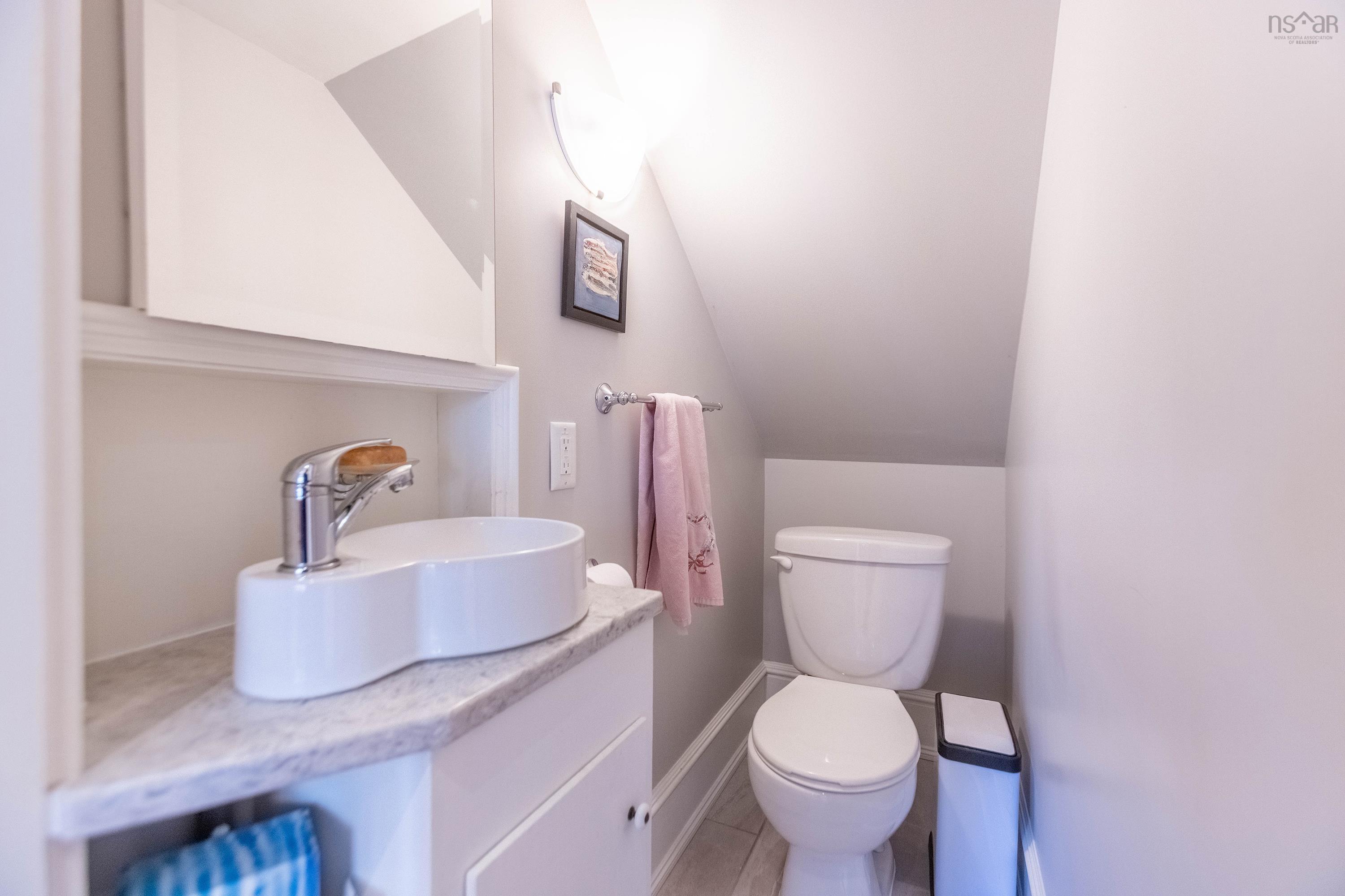 $439,900.00: 124 Church Street, Amherst