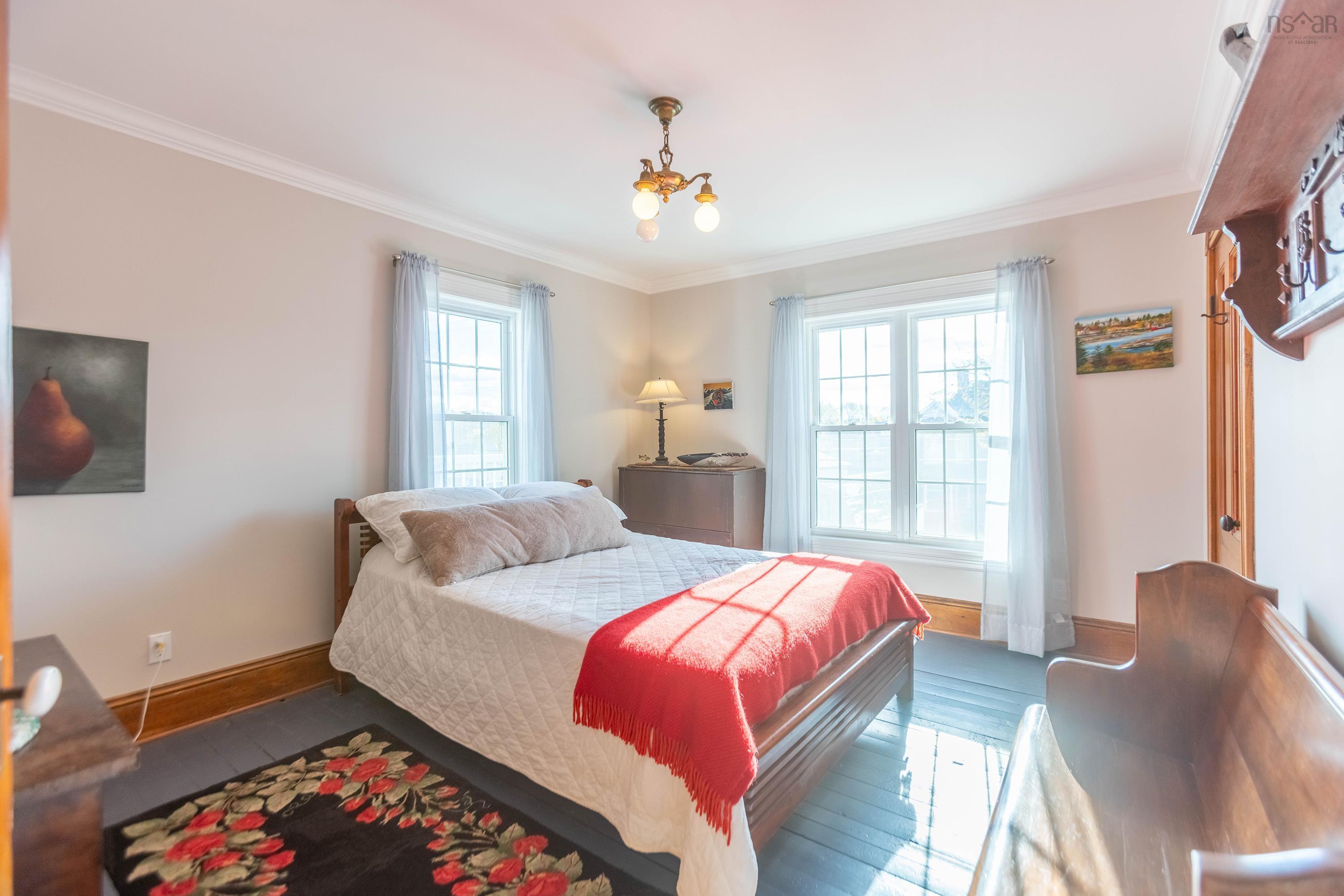 $439,900.00: 124 Church Street, Amherst