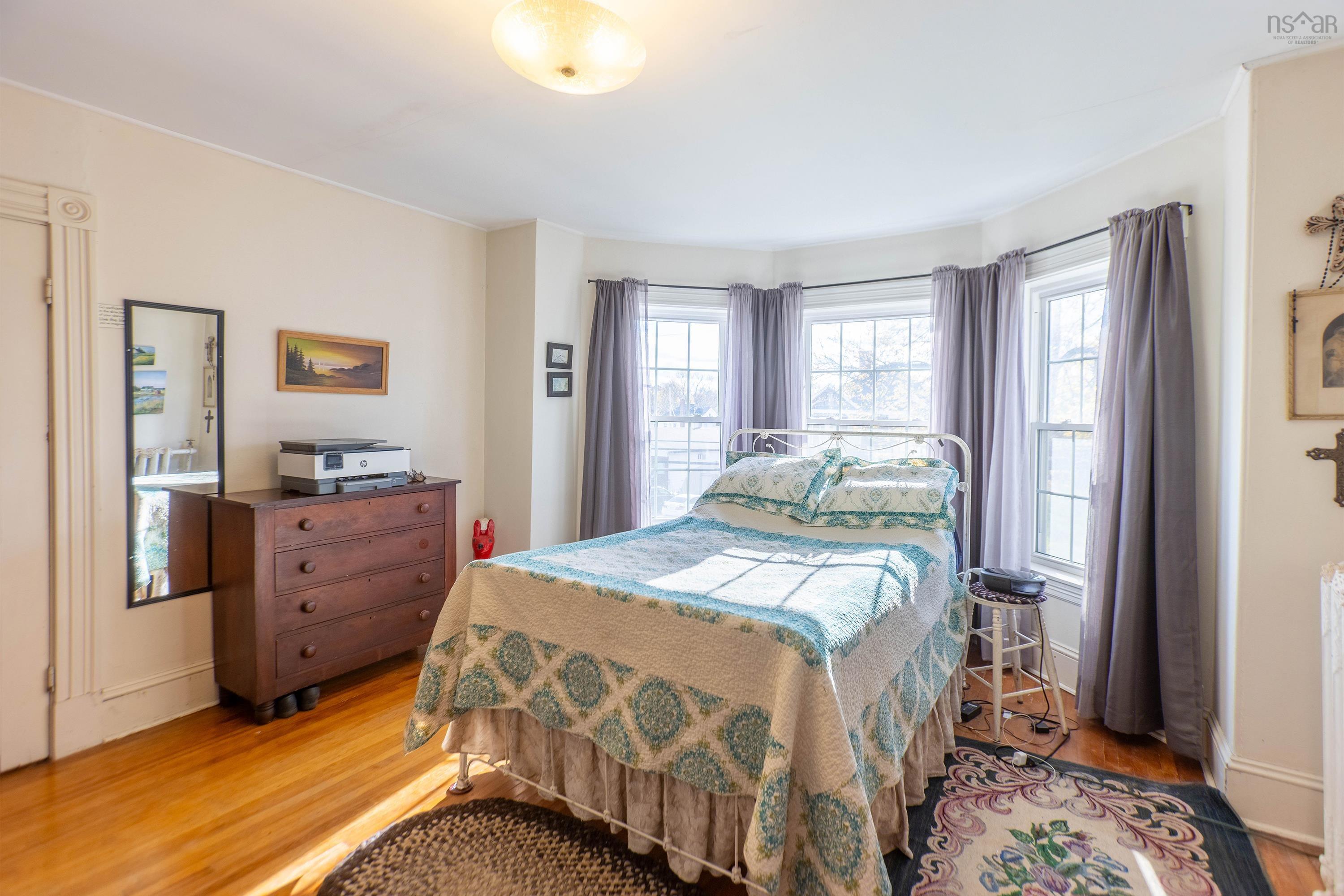 $439,900.00: 124 Church Street, Amherst