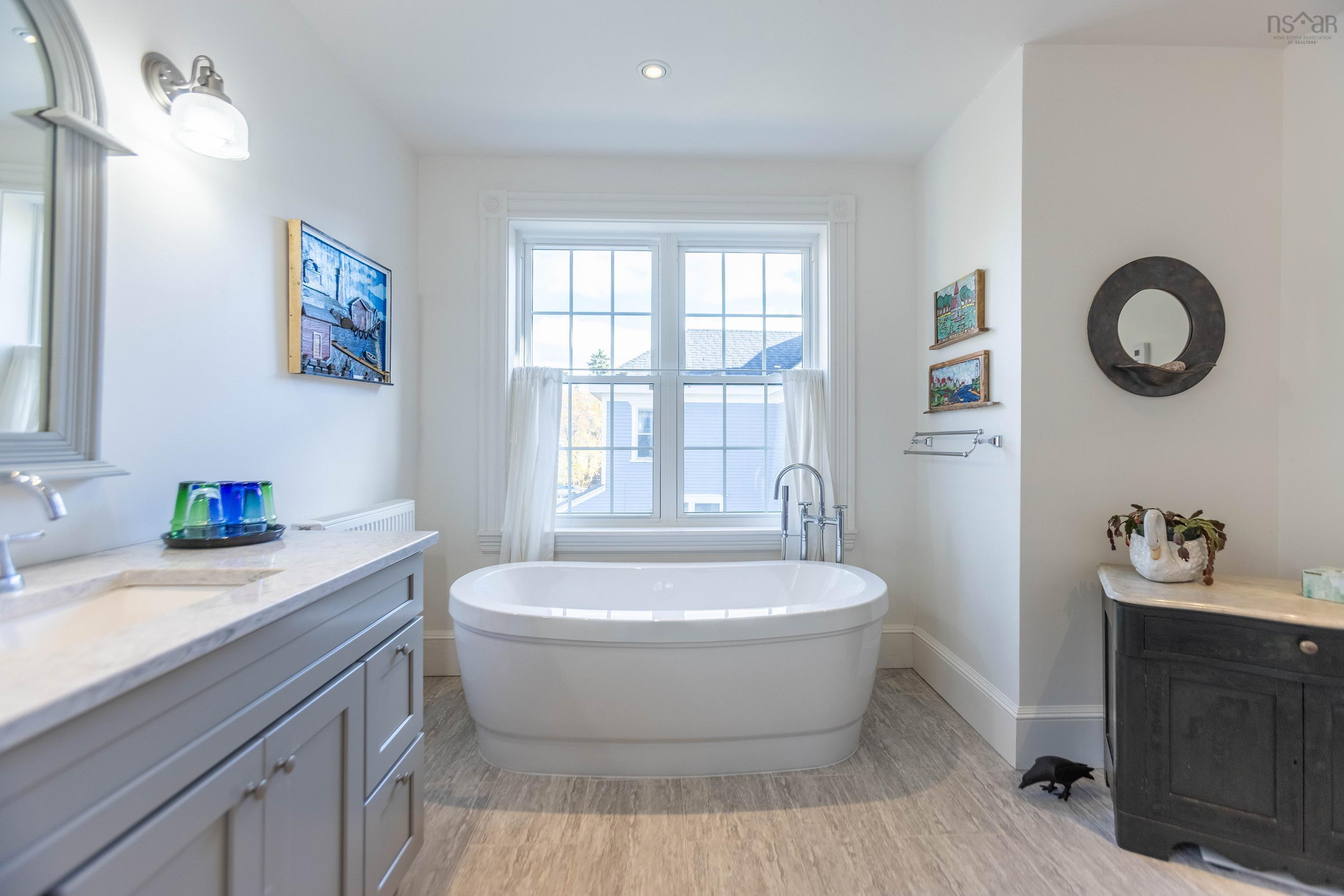 $439,900.00: 124 Church Street, Amherst