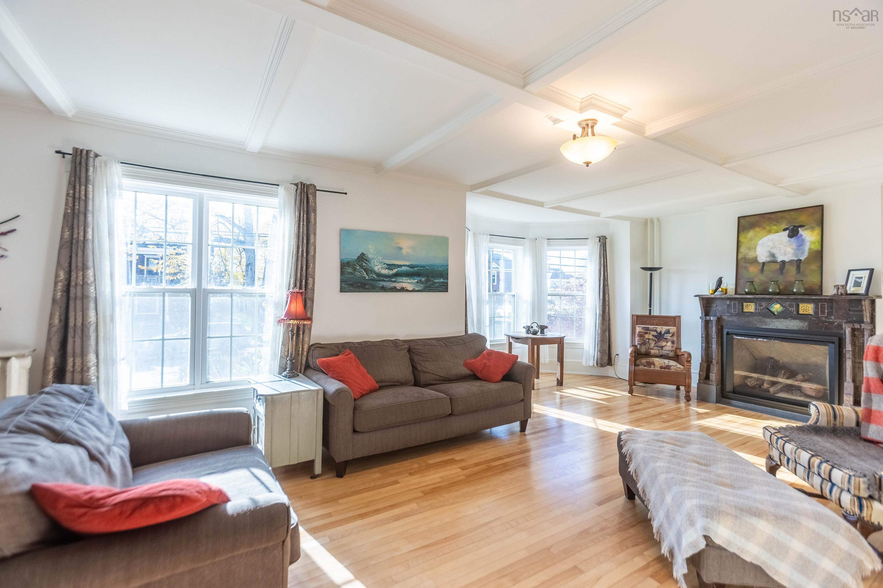 $439,900.00: 124 Church Street, Amherst