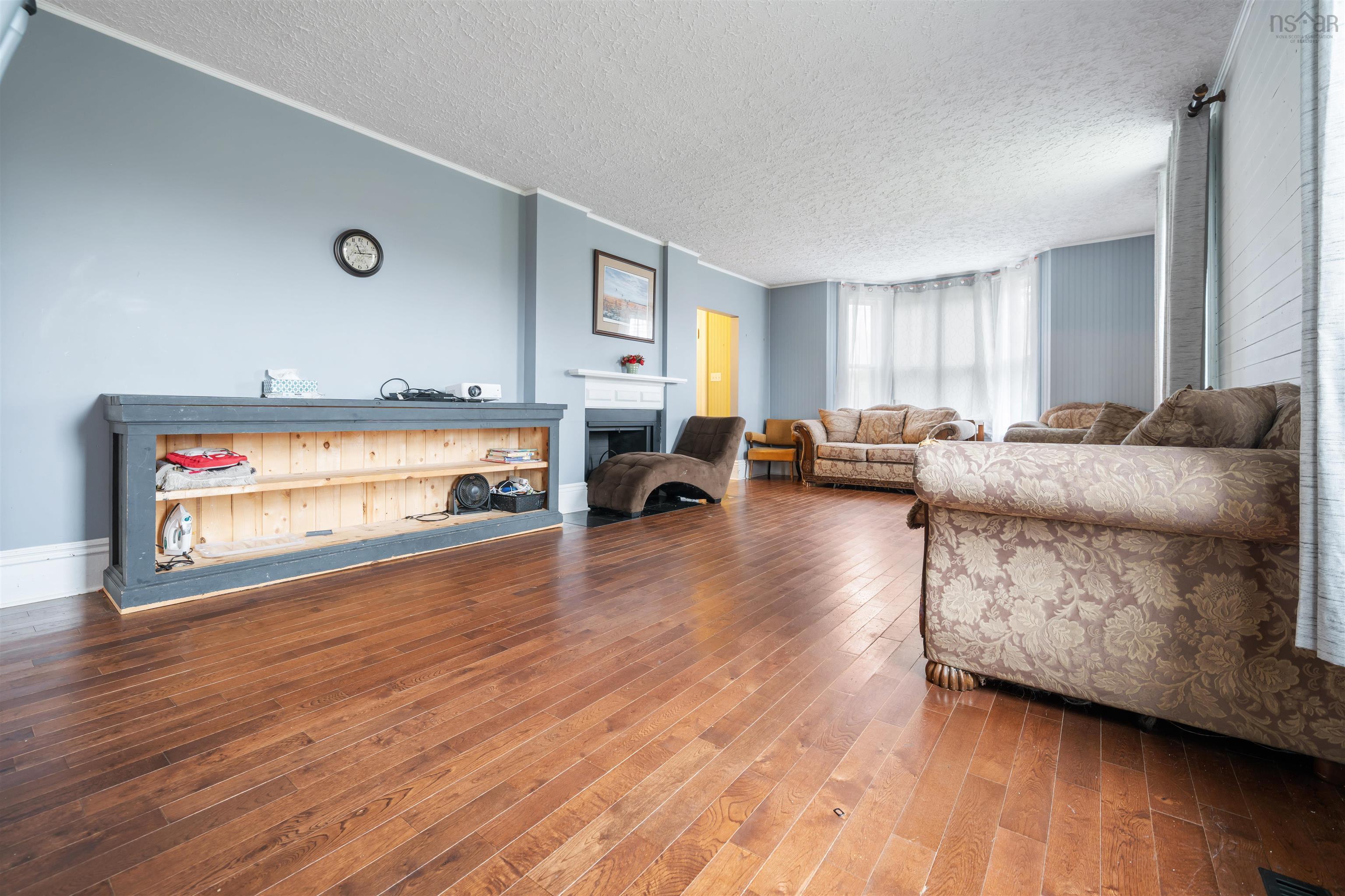 $379,900.00: 230 Victoria Street E, Amherst