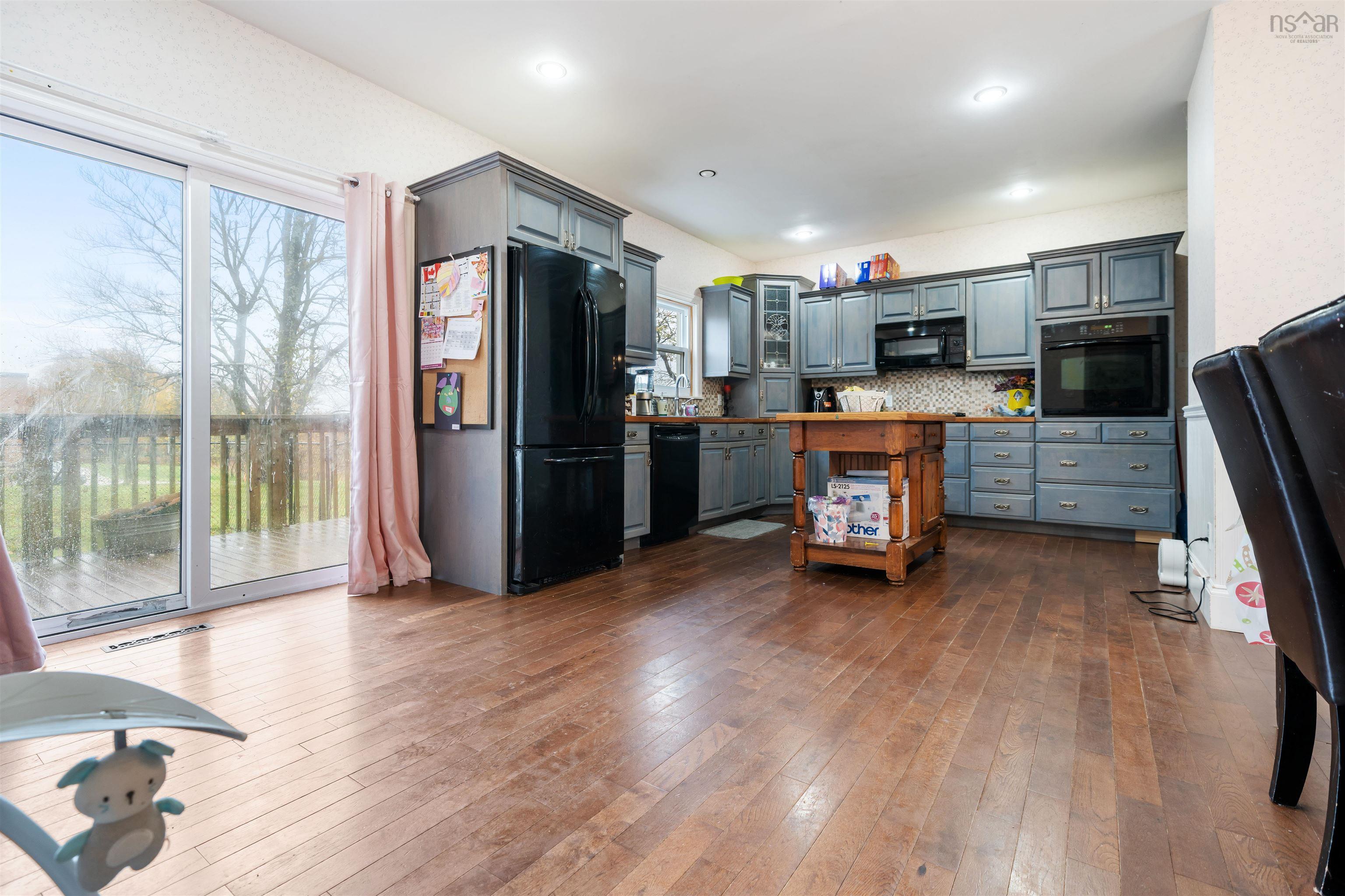 $379,900.00: 230 Victoria Street E, Amherst