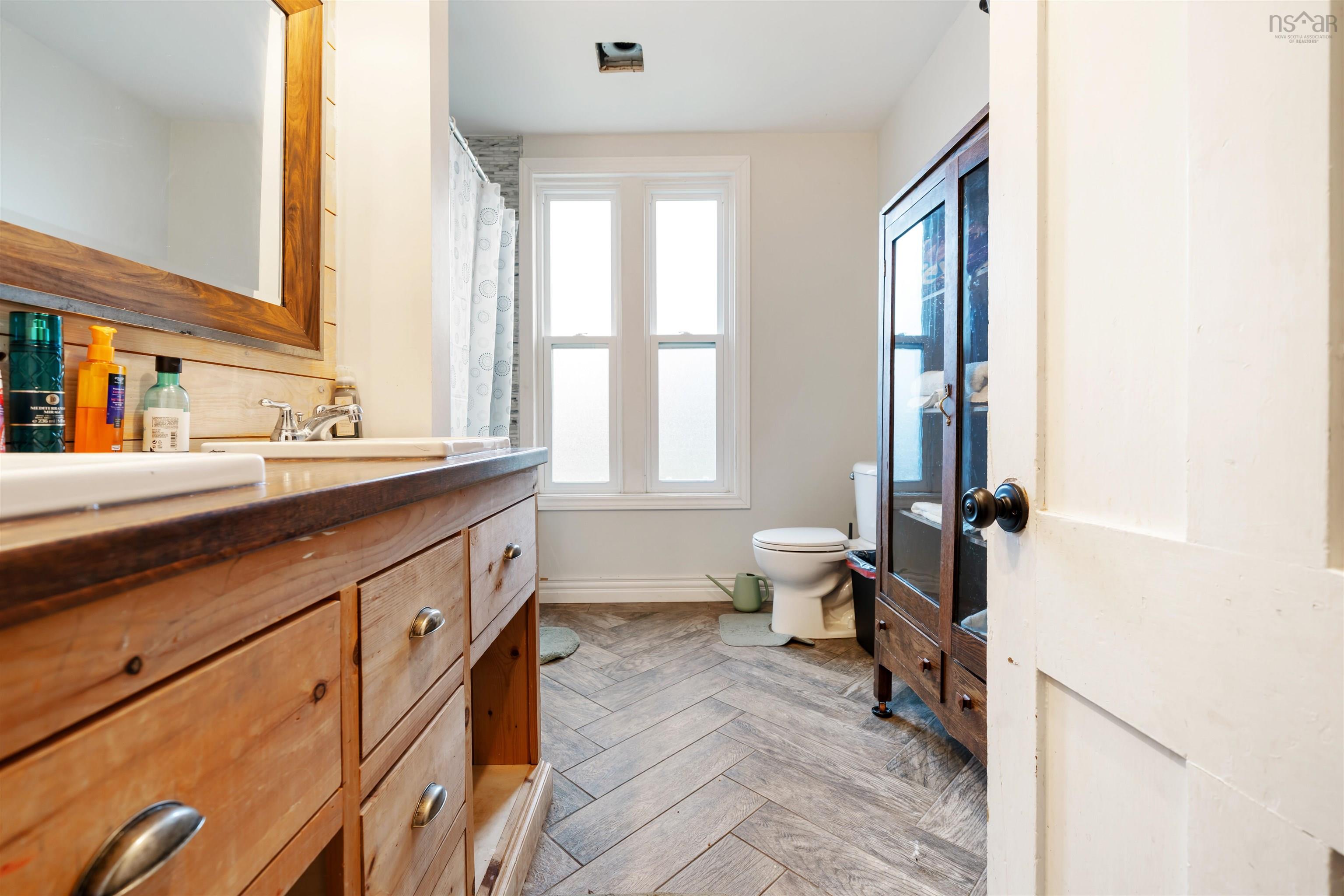 $379,900.00: 230 Victoria Street E, Amherst
