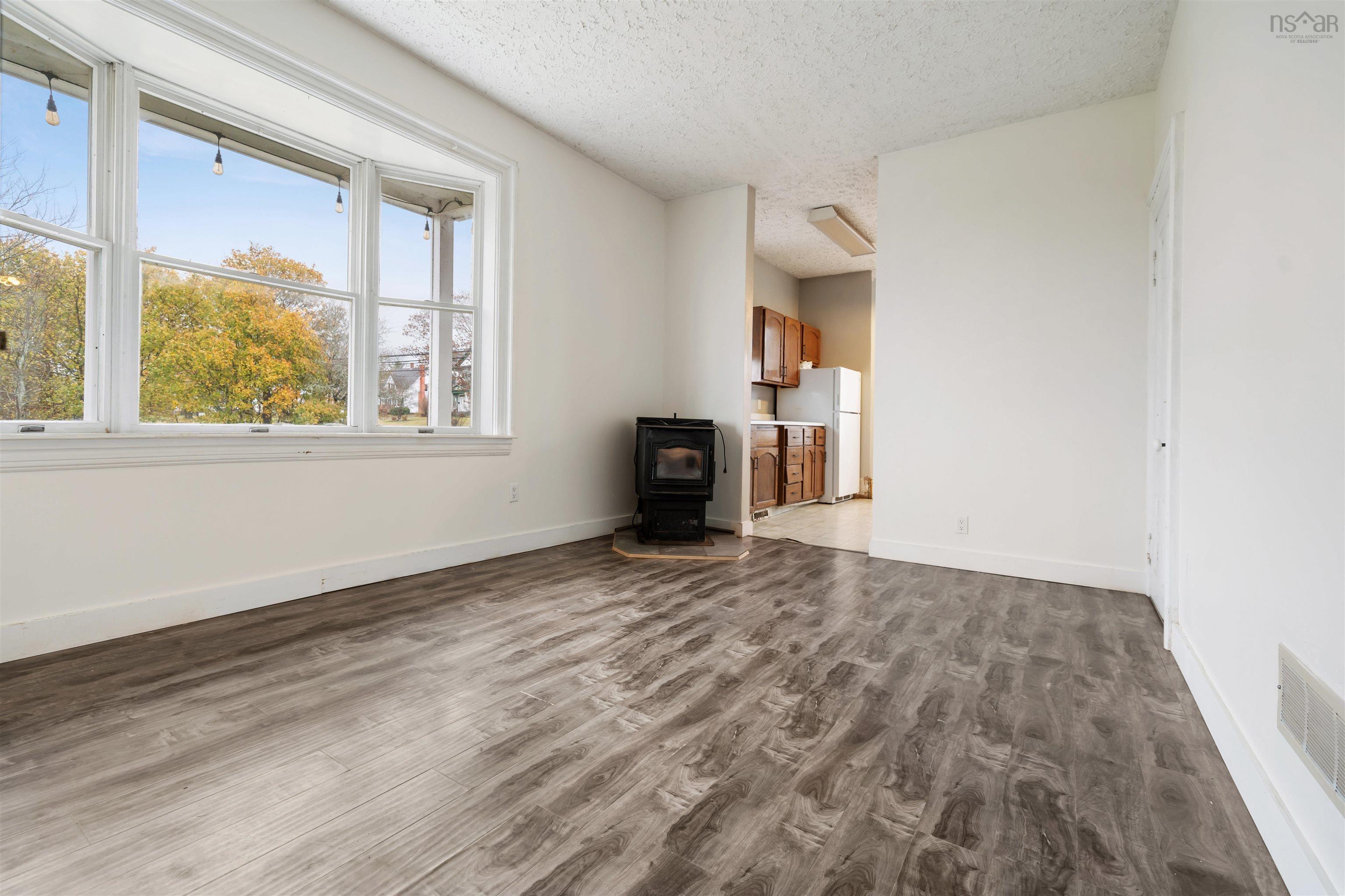 $379,900.00: 230 Victoria Street E, Amherst