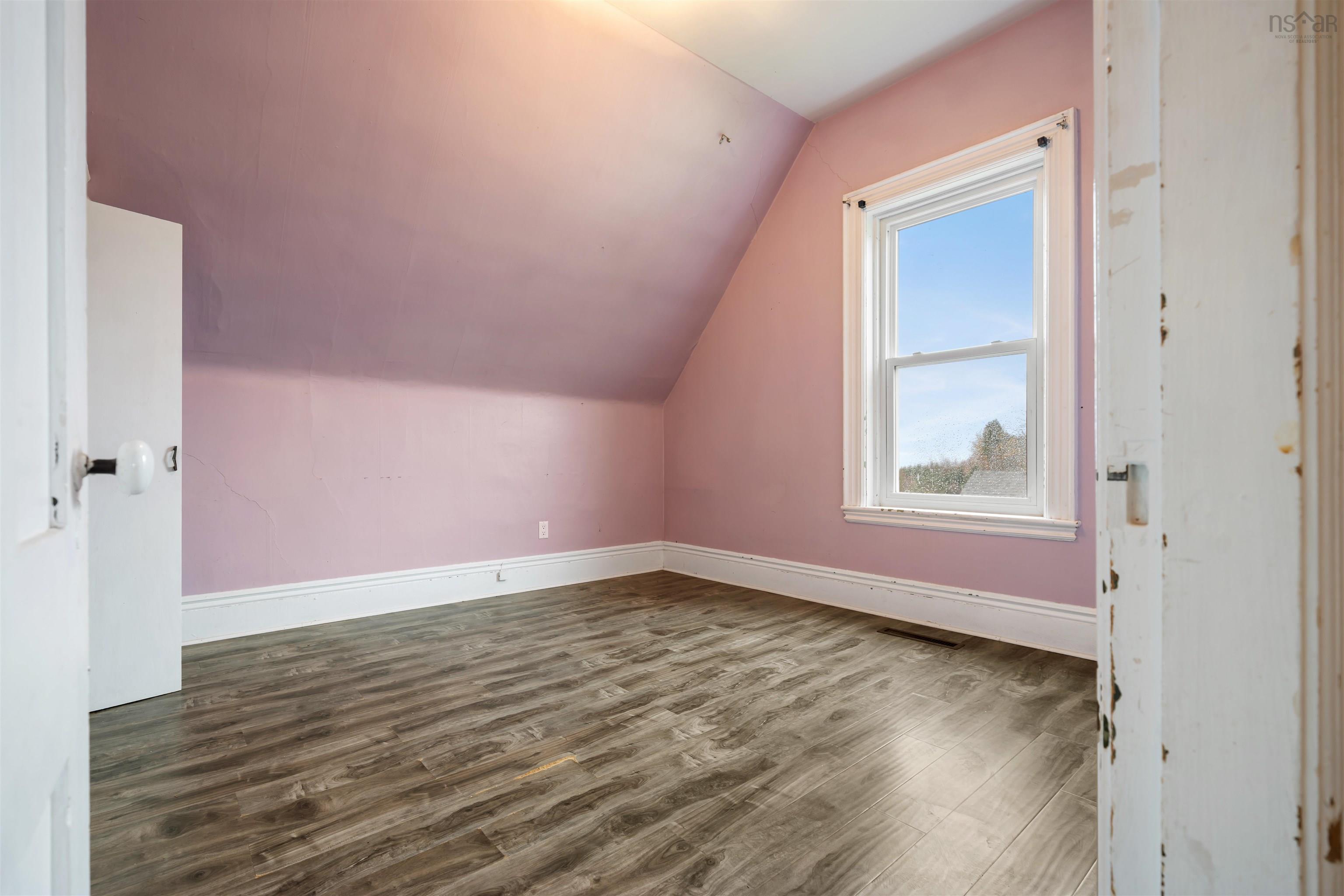 $379,900.00: 230 Victoria Street E, Amherst
