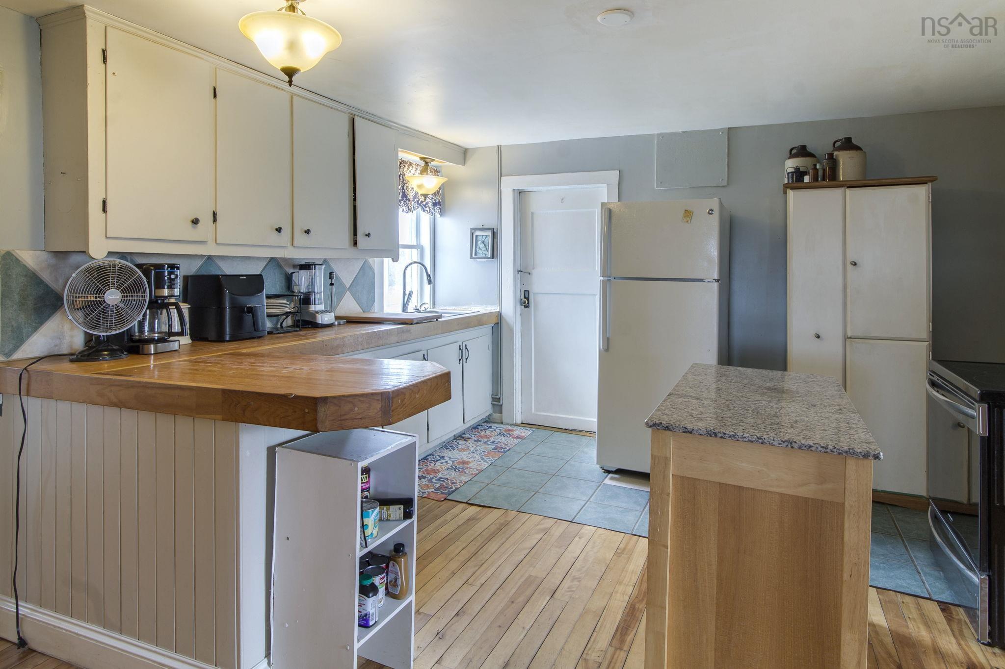 $280,000.00: 6209 Highway 1, Granville Centre