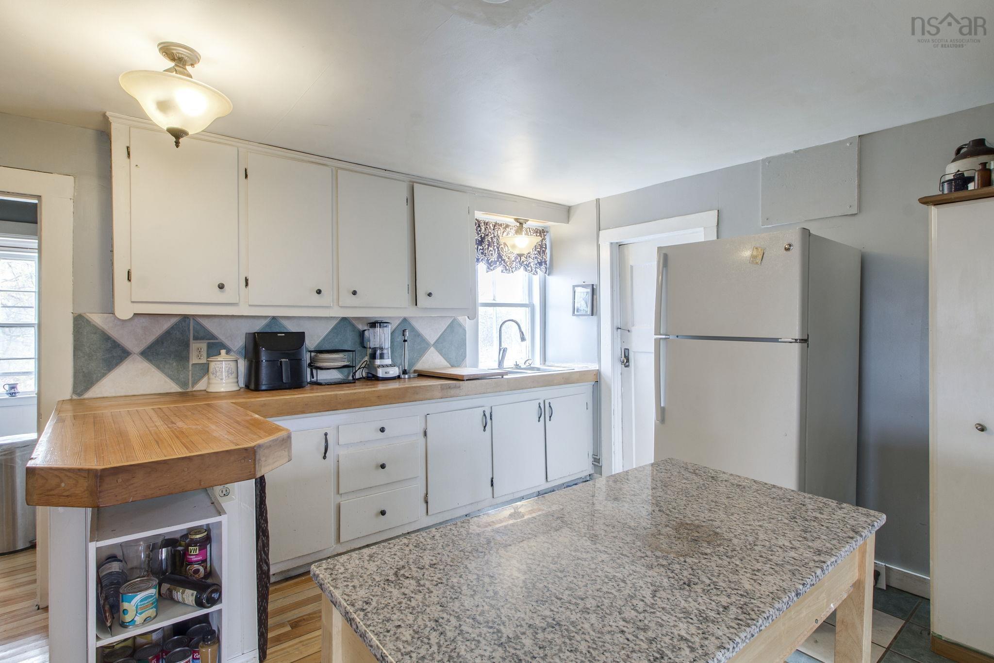 $280,000.00: 6209 Highway 1, Granville Centre