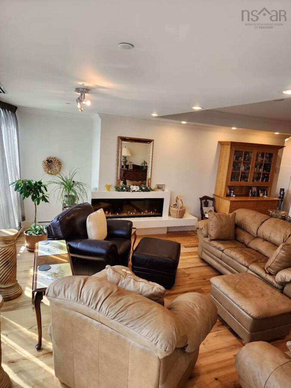 $825,000.00: 1207 1445 South Park Street, Halifax