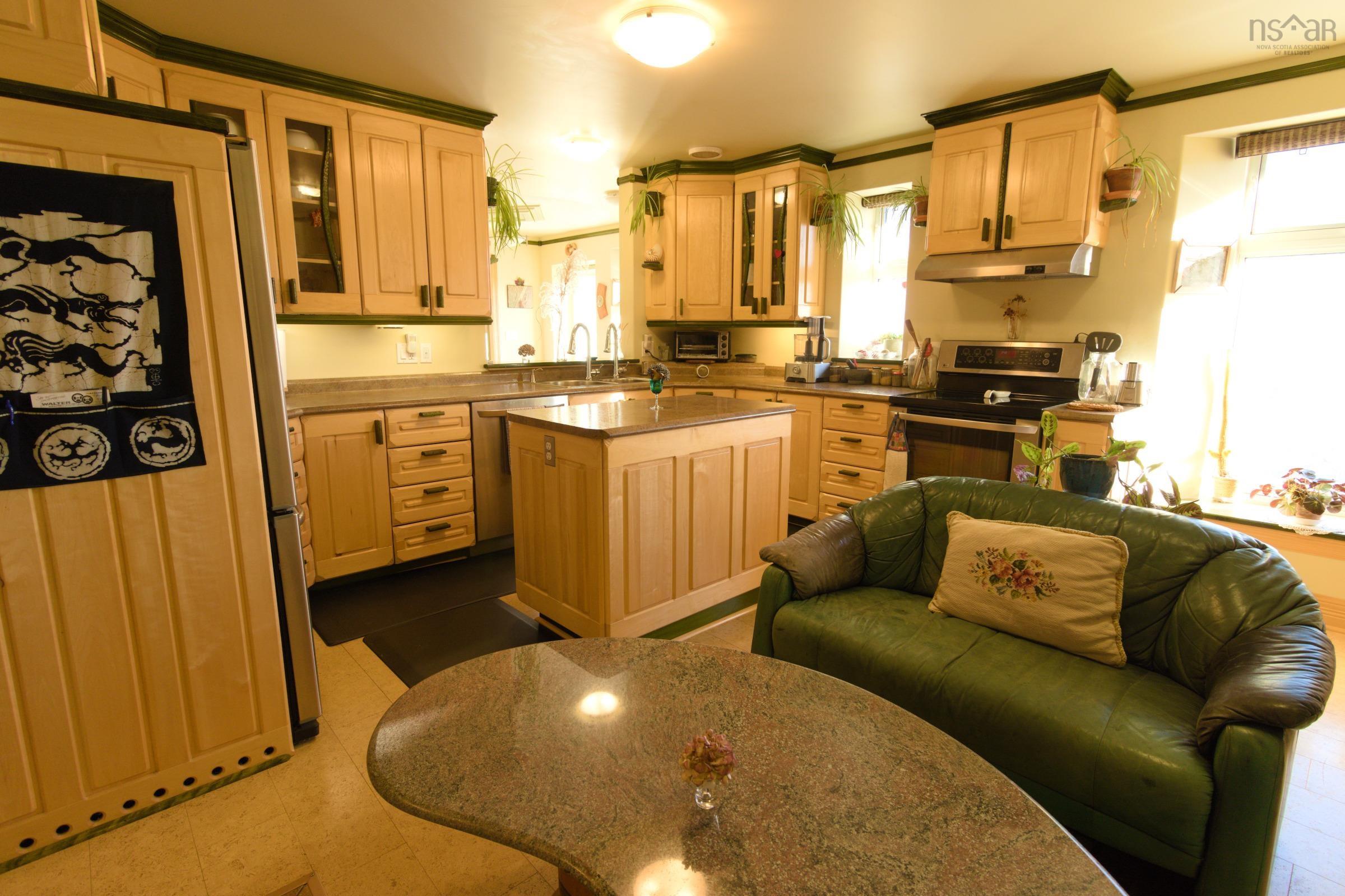 $799,000.00: 516 Burgess Mountain Road, Woodville