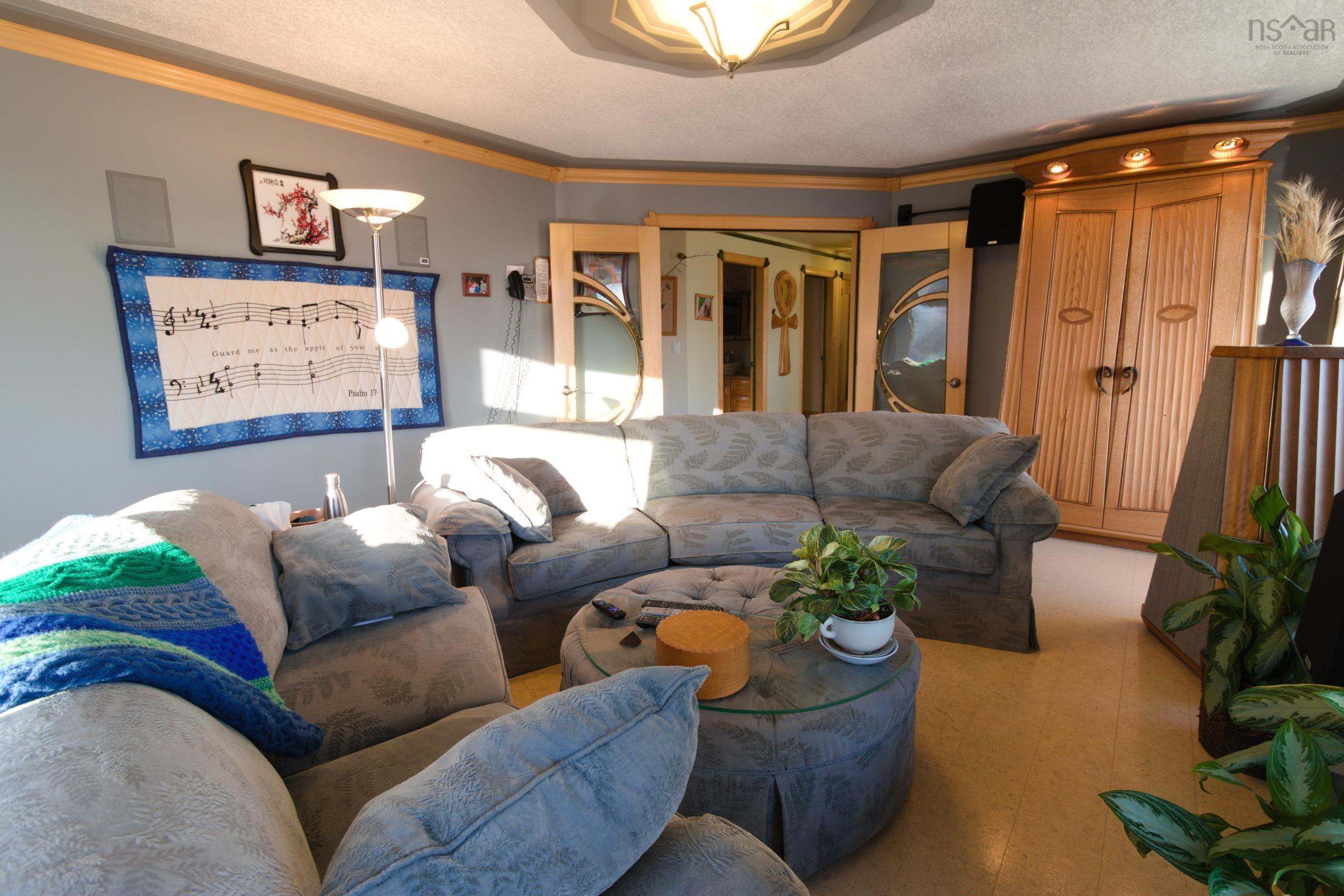 $799,000.00: 516 Burgess Mountain Road, Woodville