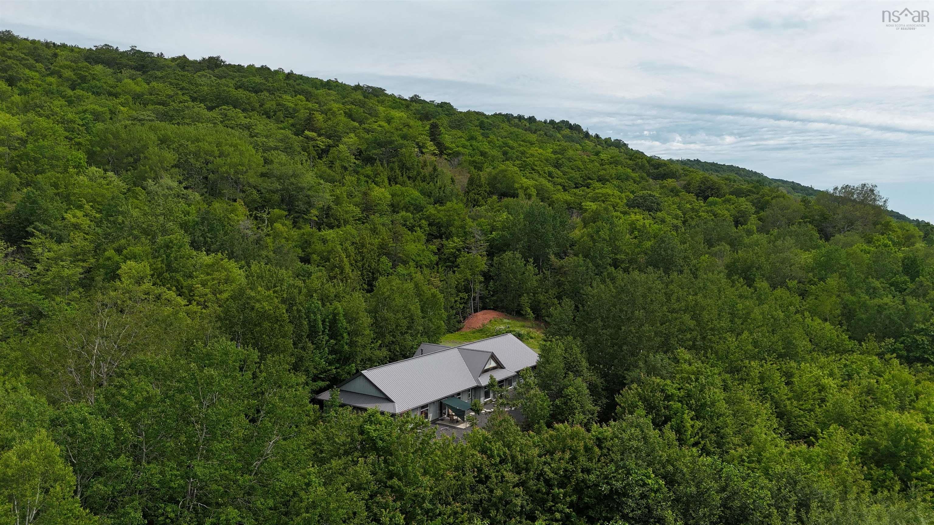 $799,000.00: 516 Burgess Mountain Road, Woodville