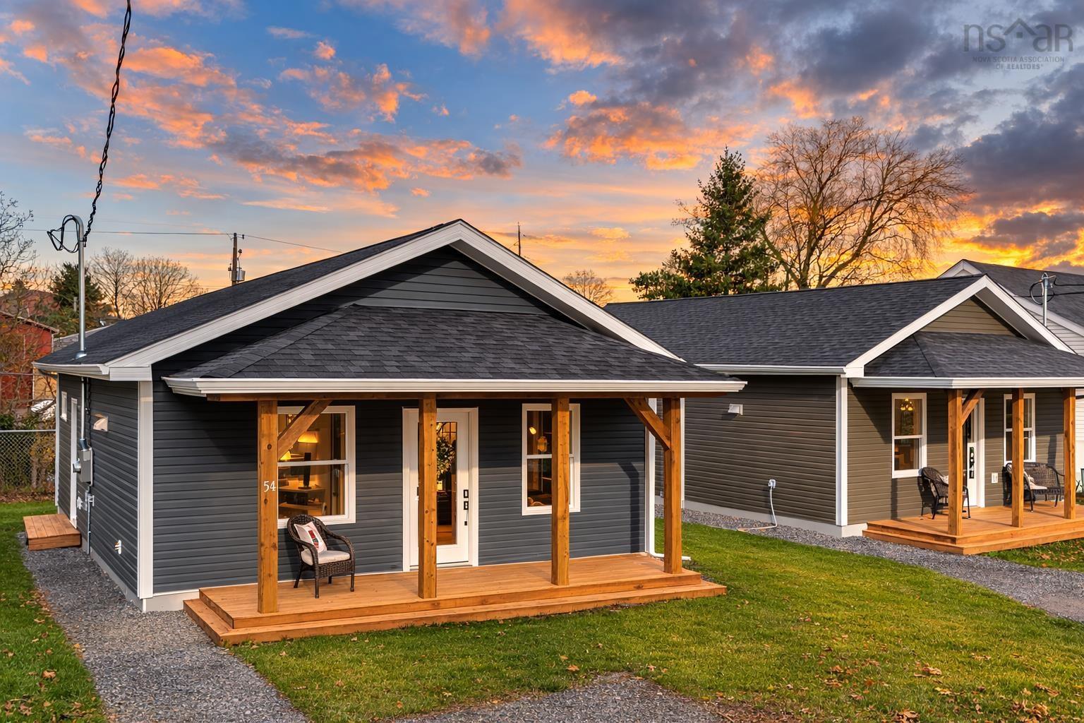 $290,000.00: 54 Oak Street, Pictou