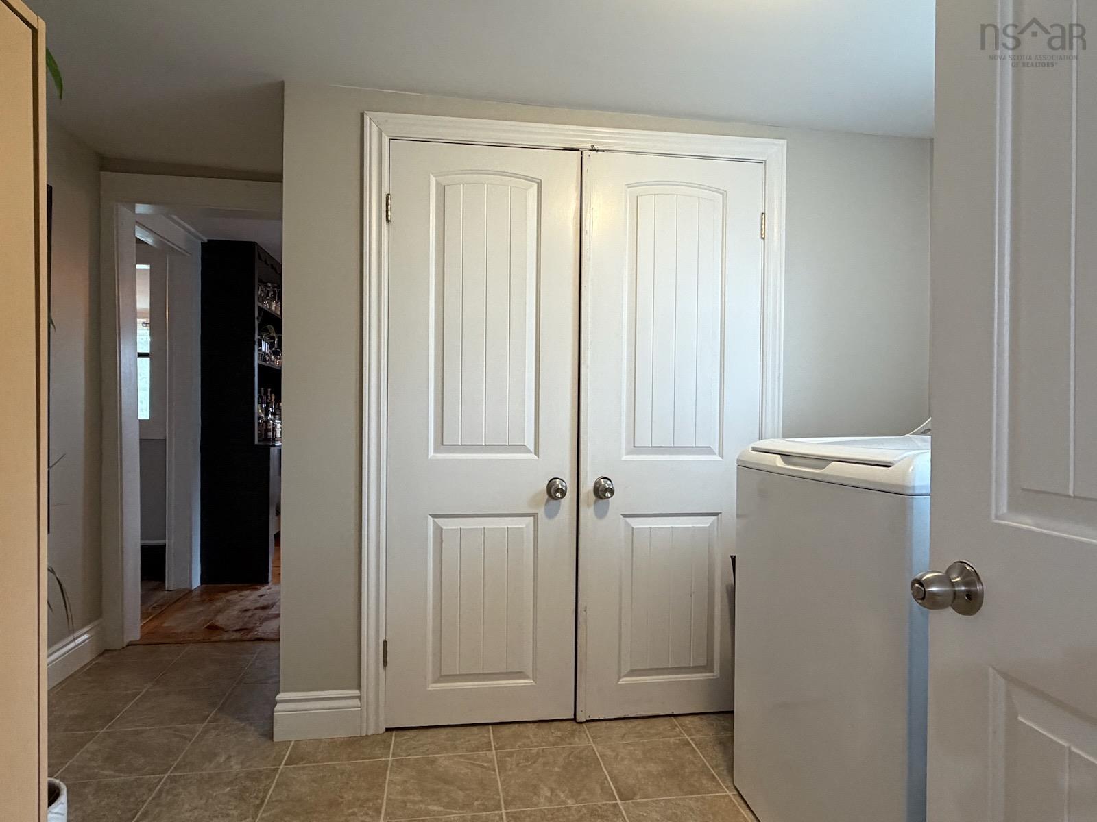 $299,900.00: 156 Main Shore Road, Milton Highlands