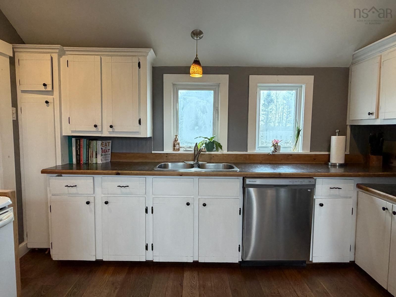 $299,900.00: 156 Main Shore Road, Milton Highlands