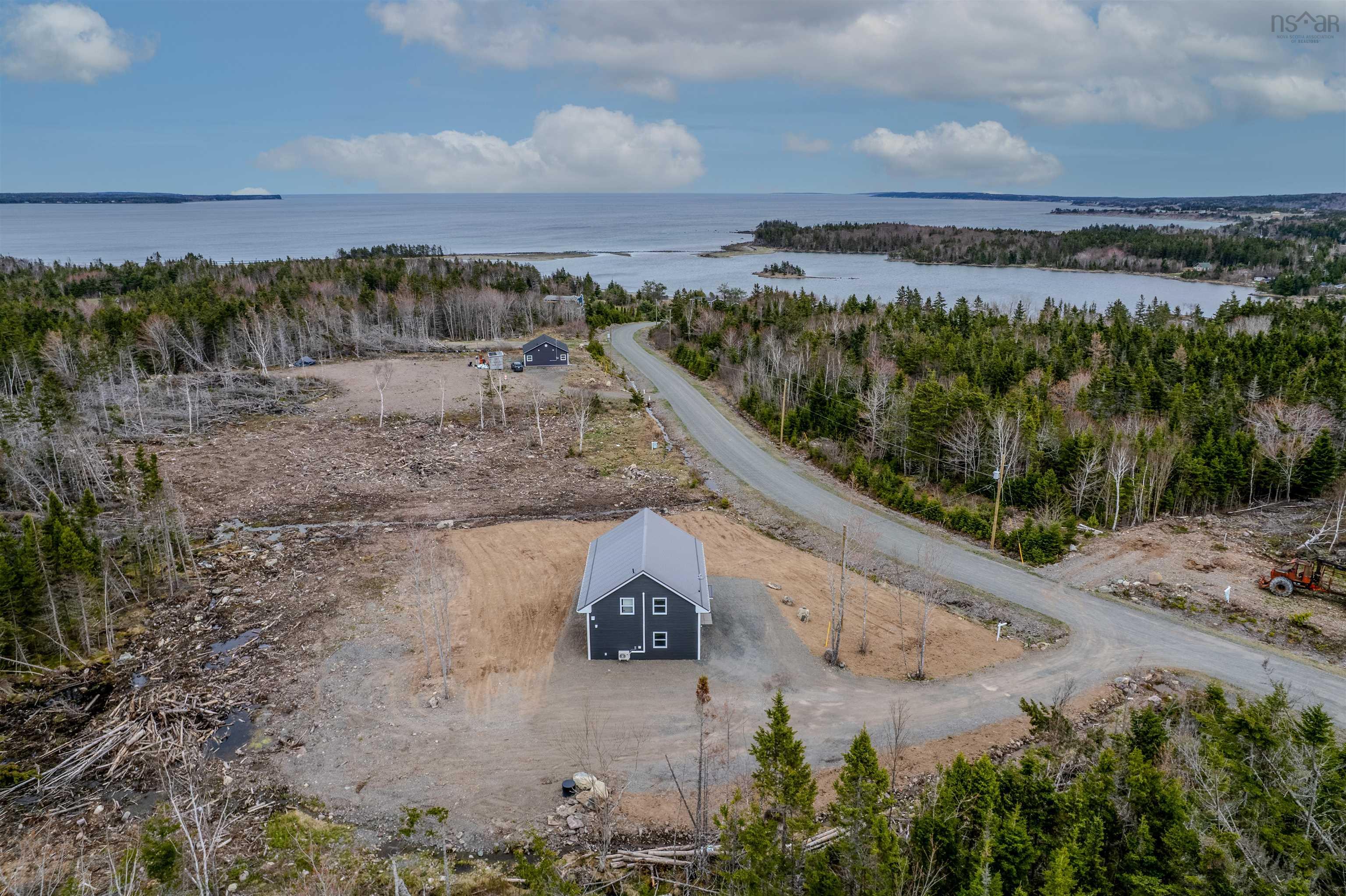 $359,900.00: 36 Brewer Drive, Mira Gut