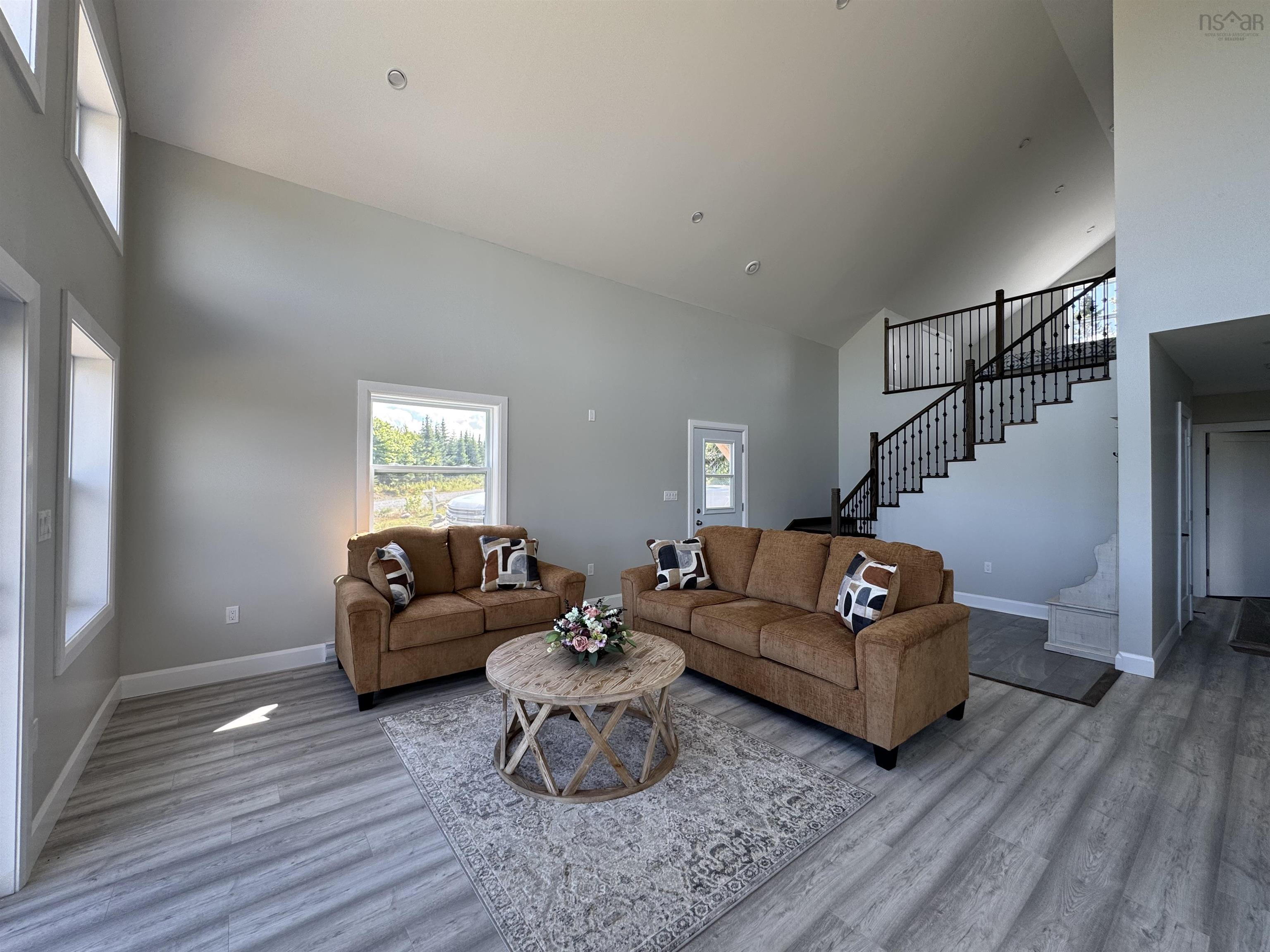 $359,900.00: 36 Brewer Drive, Mira Gut