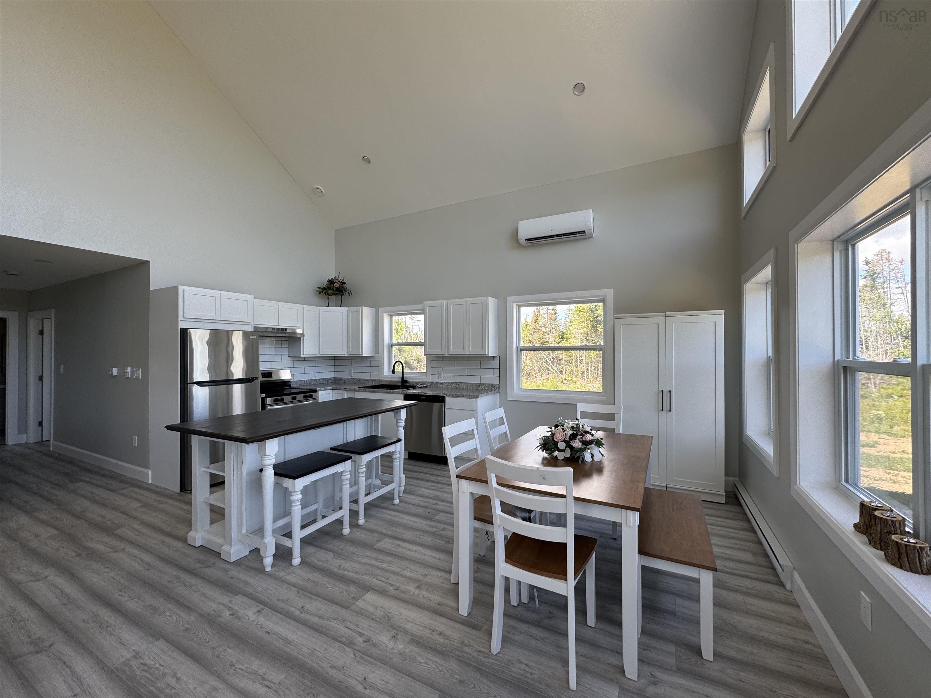 $359,900.00: 36 Brewer Drive, Mira Gut