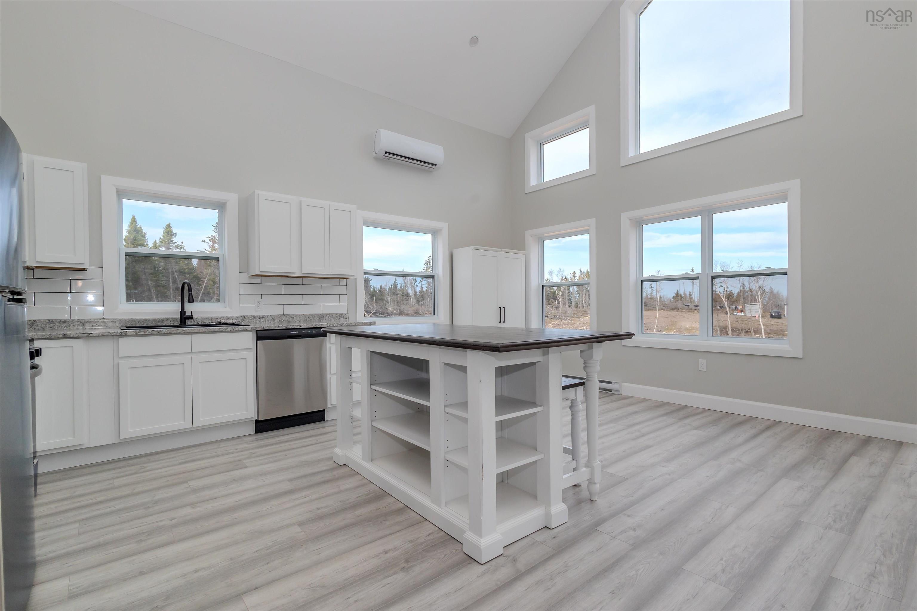 $359,900.00: 36 Brewer Drive, Mira Gut