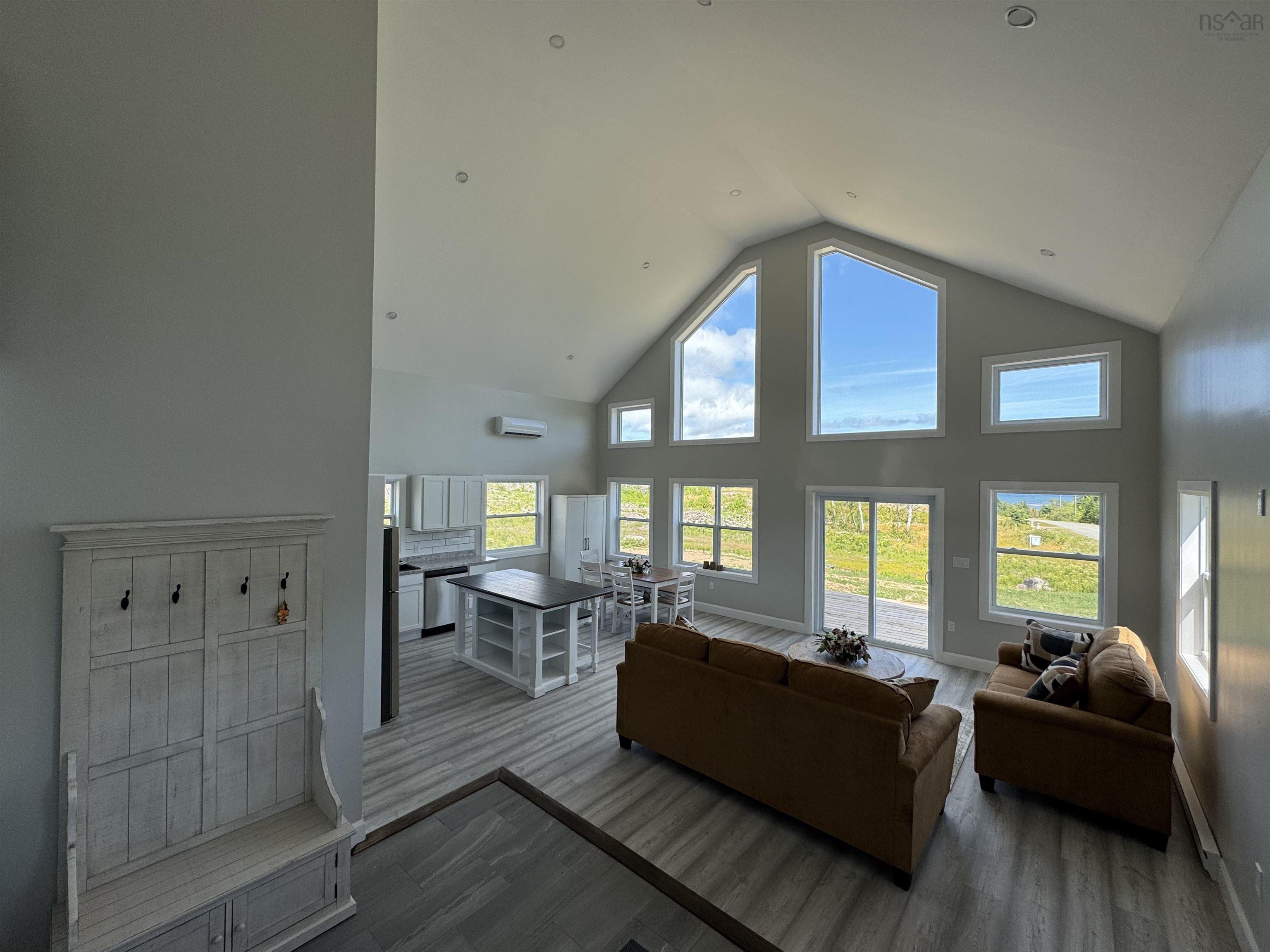 $359,900.00: 36 Brewer Drive, Mira Gut