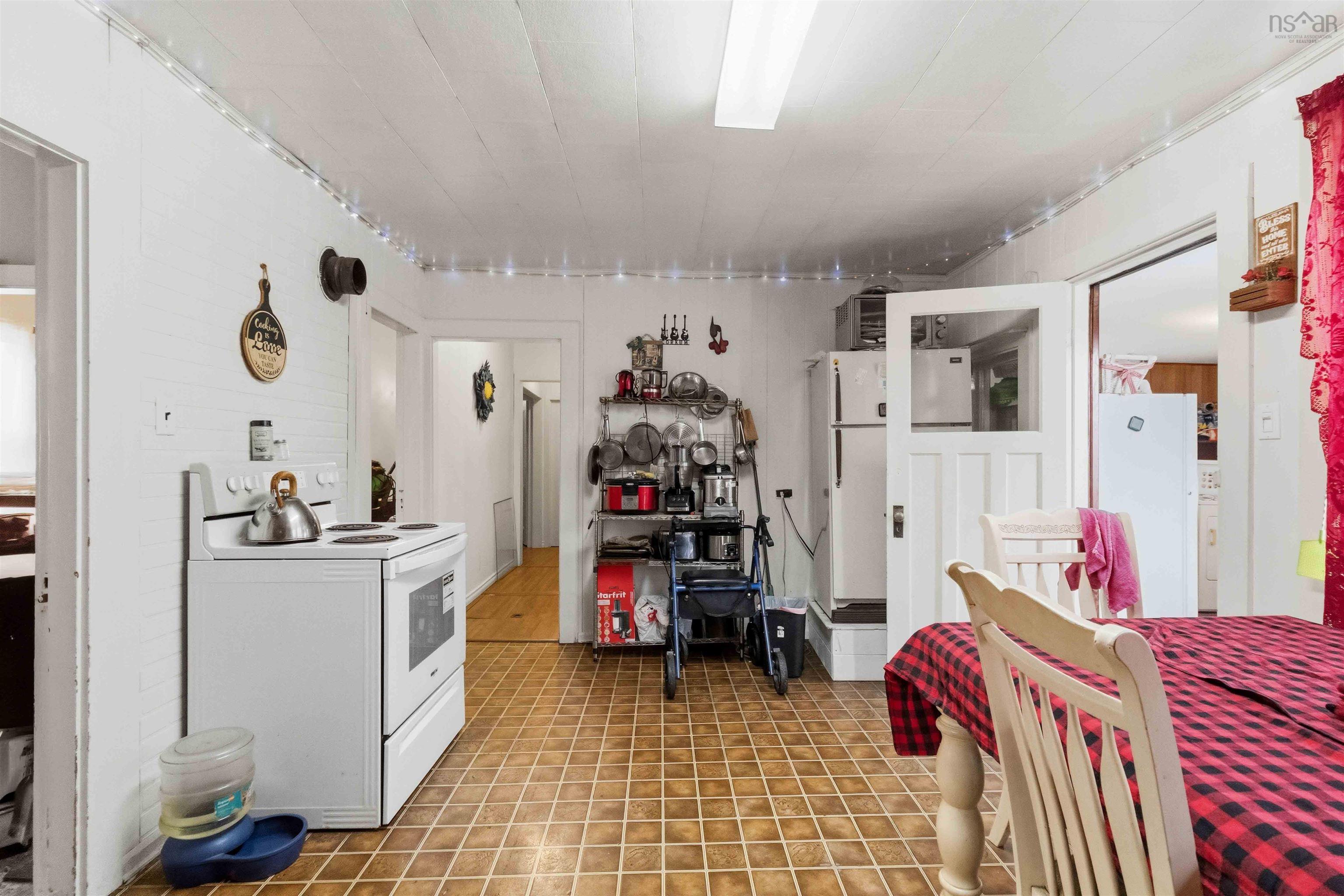 $244,850.00: 9773 Highway 8, Caledonia