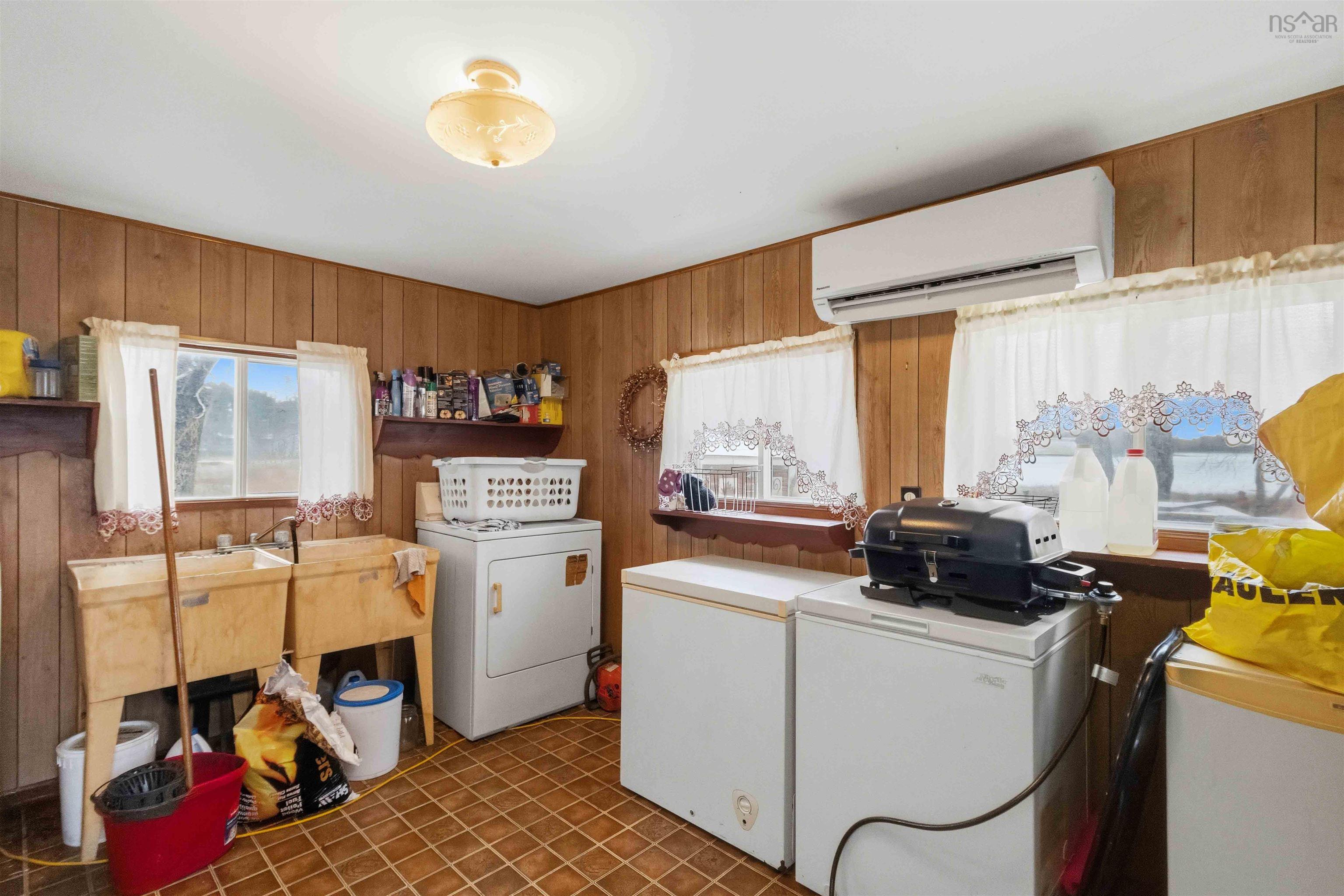 $244,850.00: 9773 Highway 8, Caledonia