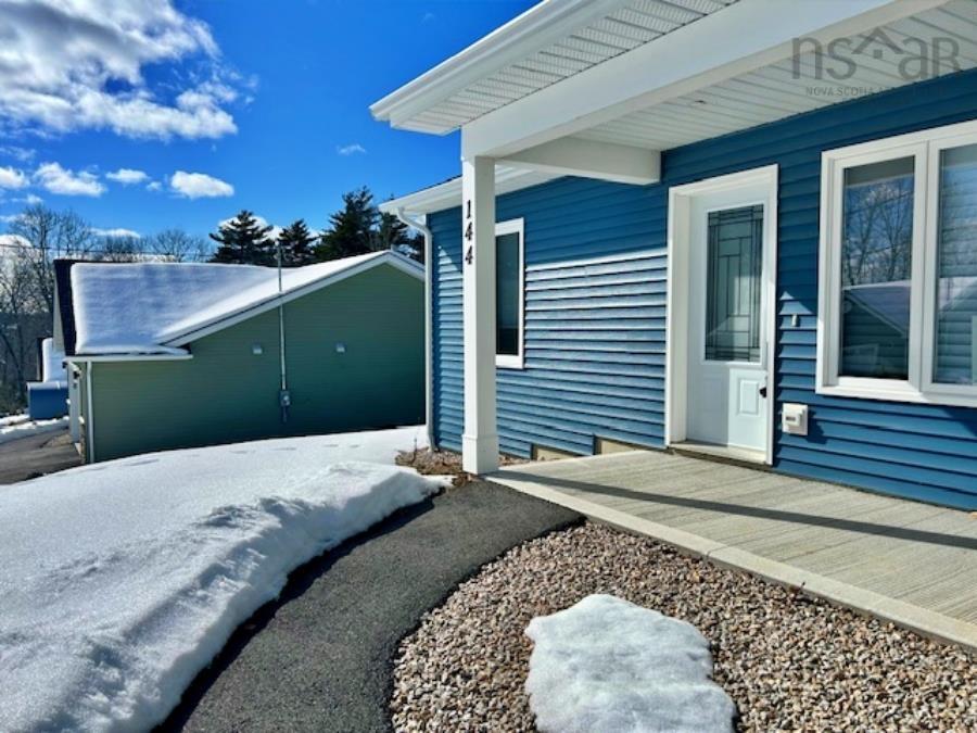 $499,999.00: 144 Winburn Avenue, Bridgewater