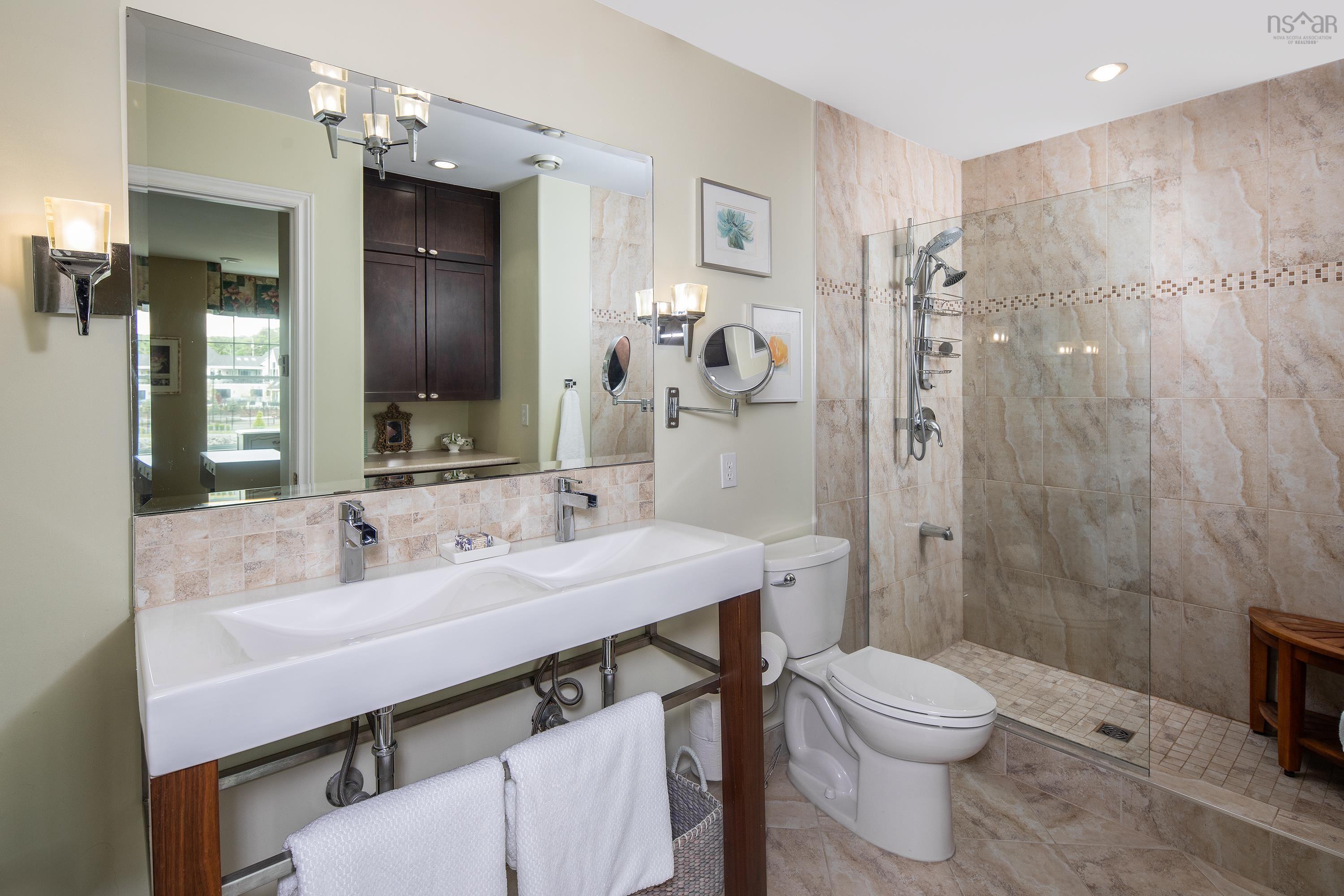 4 Arthur Lismer Court, Bedford, NS (MLS 202528919)