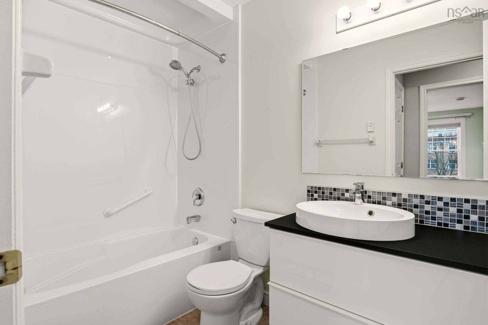 4 Arthur Lismer Court, Bedford, NS (MLS 202528919)