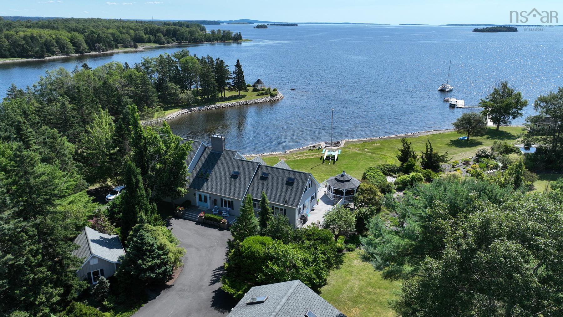 $3,875,000.00: 226 Crandall Road, Martins Point