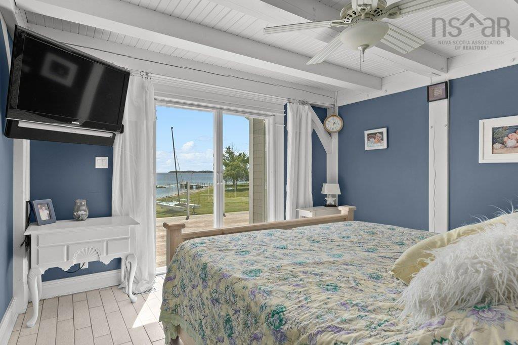 $3,875,000.00: 226 Crandall Road, Martins Point