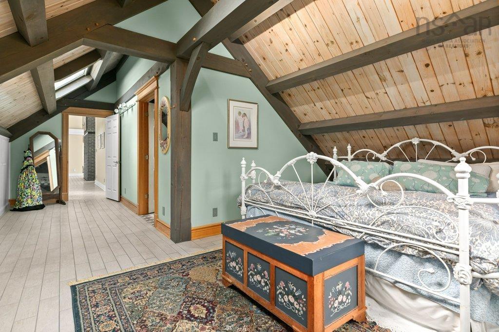 $3,875,000.00: 226 Crandall Road, Martins Point