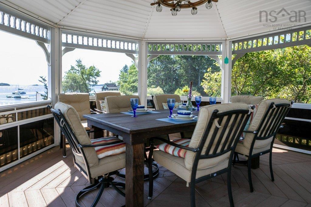 $3,875,000.00: 226 Crandall Road, Martins Point